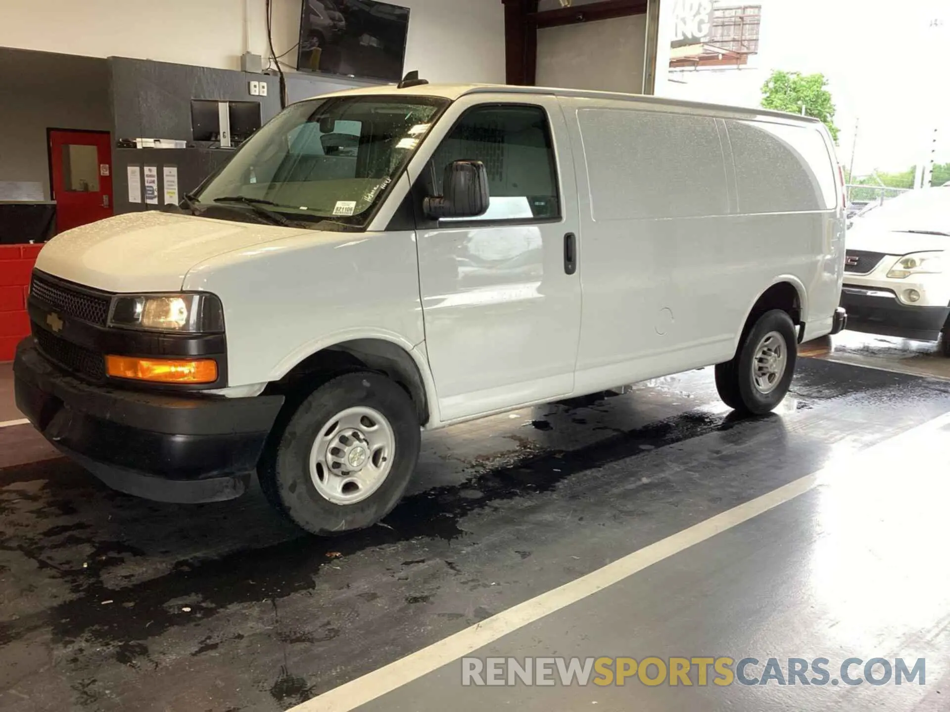 8 fotografías del automóvil dañado 1GCWGAFP8N1271163 CHEVROLET EXPRESS CARGO 2022