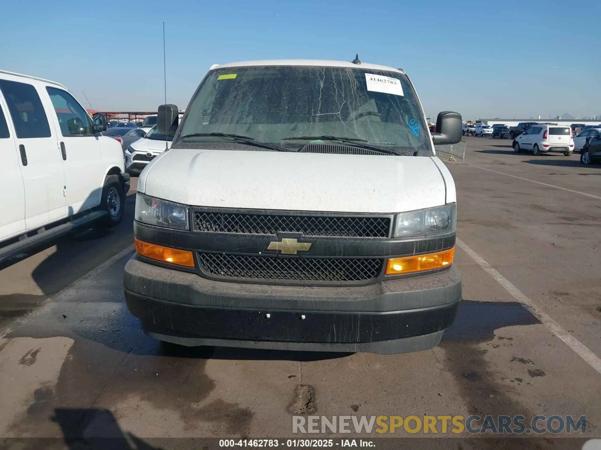 12 fotografías del automóvil dañado 1GCWGAFP9N1261774 CHEVROLET EXPRESS CARGO 2022