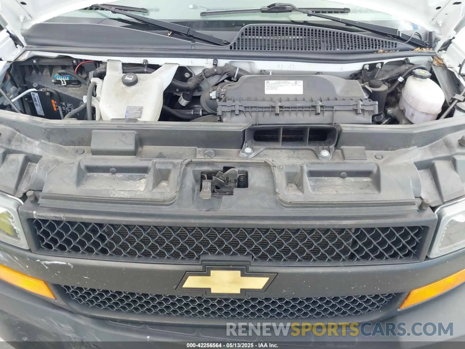 10 fotografías del automóvil dañado 1GCWGAFPXN1281984 CHEVROLET EXPRESS CARGO 2022