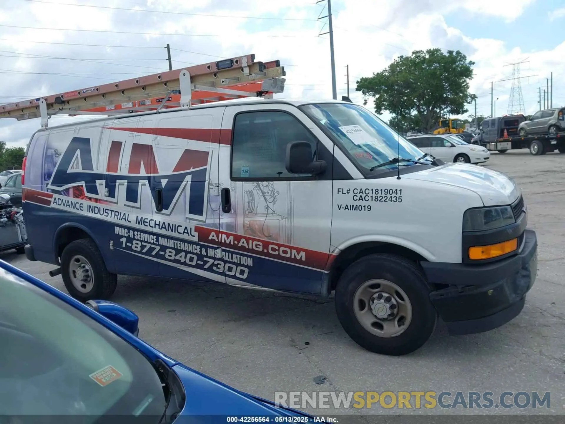 13 fotografías del automóvil dañado 1GCWGAFPXN1281984 CHEVROLET EXPRESS CARGO 2022
