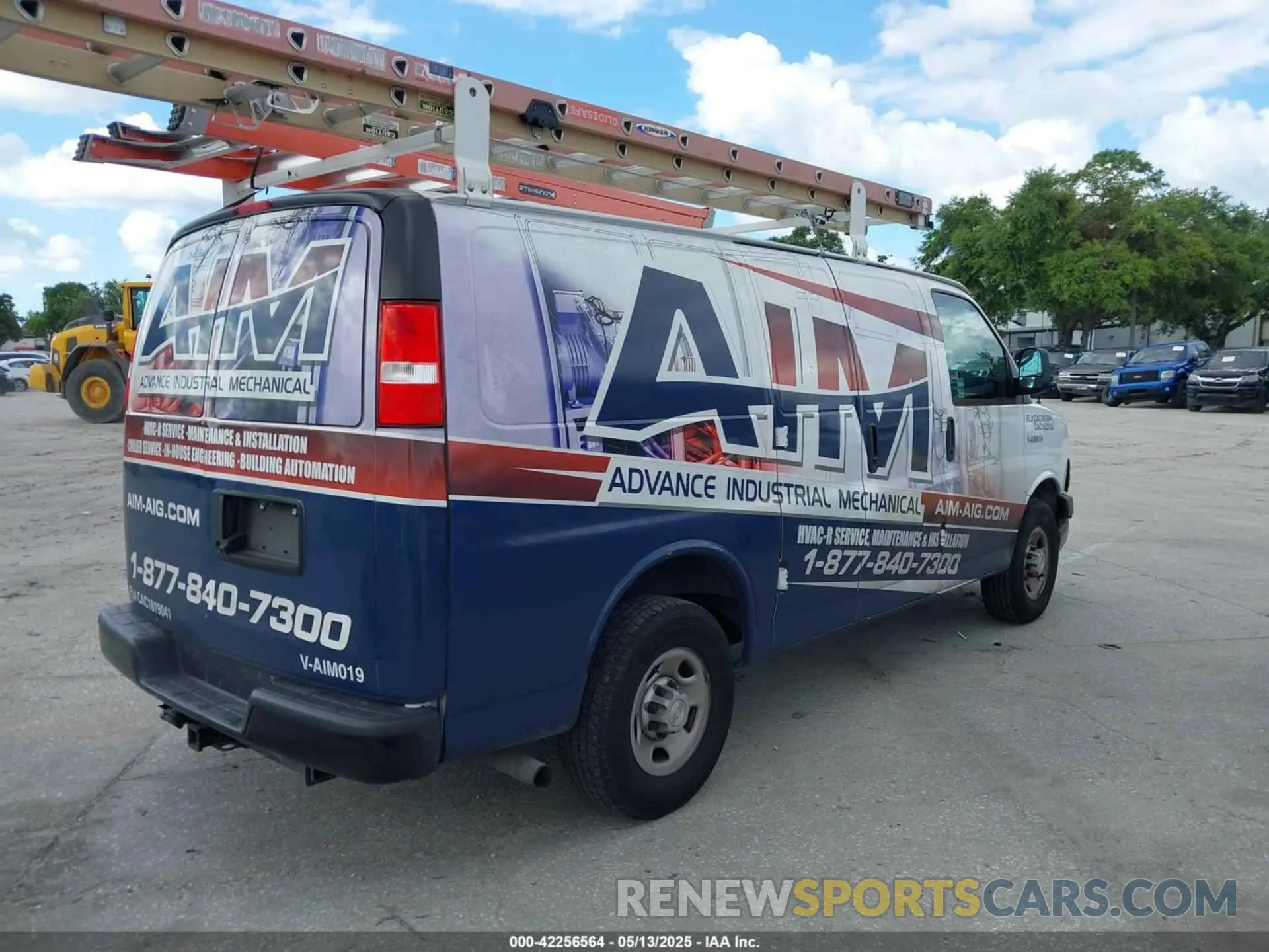 4 fotografías del automóvil dañado 1GCWGAFPXN1281984 CHEVROLET EXPRESS CARGO 2022