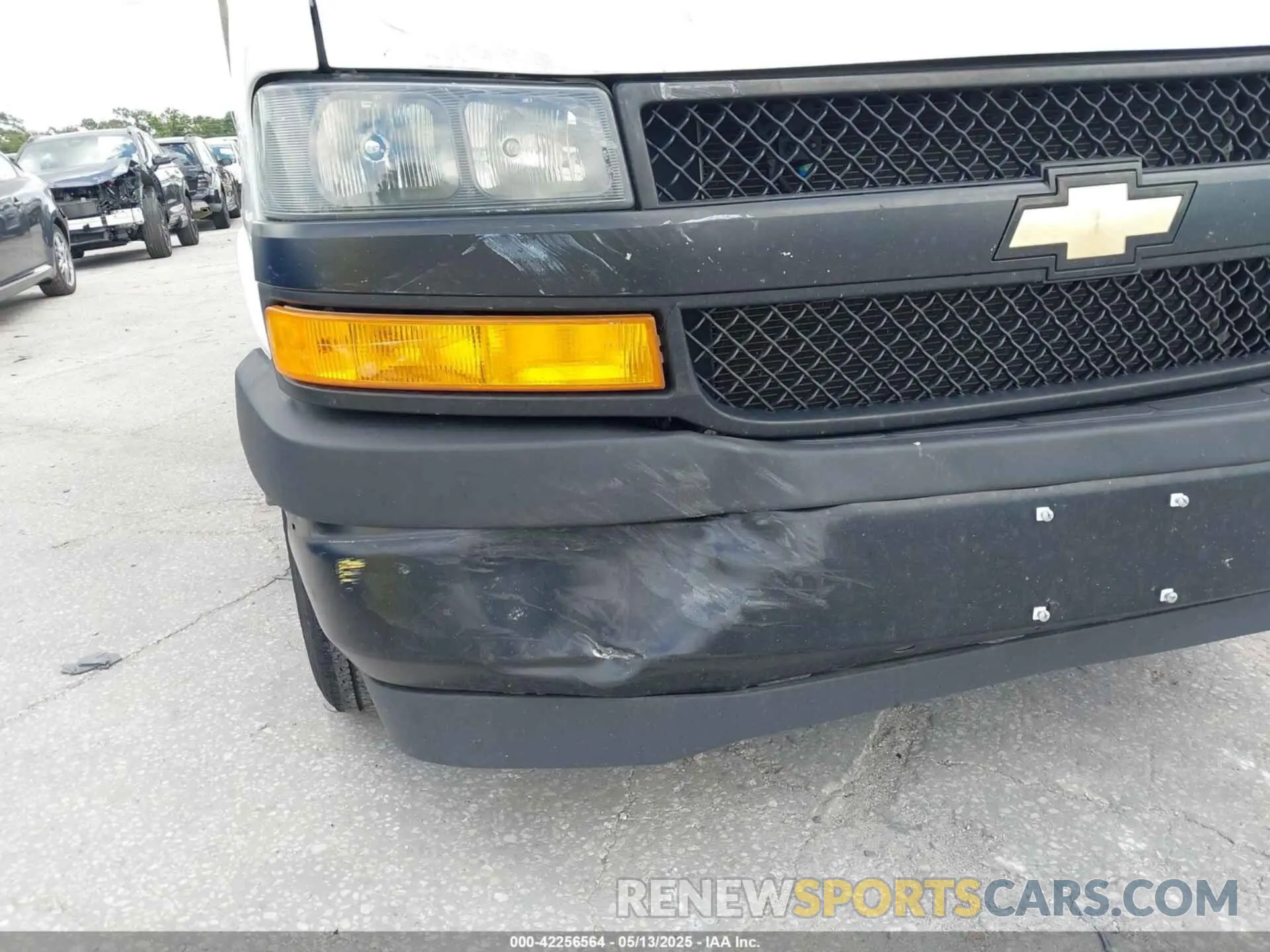 6 fotografías del automóvil dañado 1GCWGAFPXN1281984 CHEVROLET EXPRESS CARGO 2022