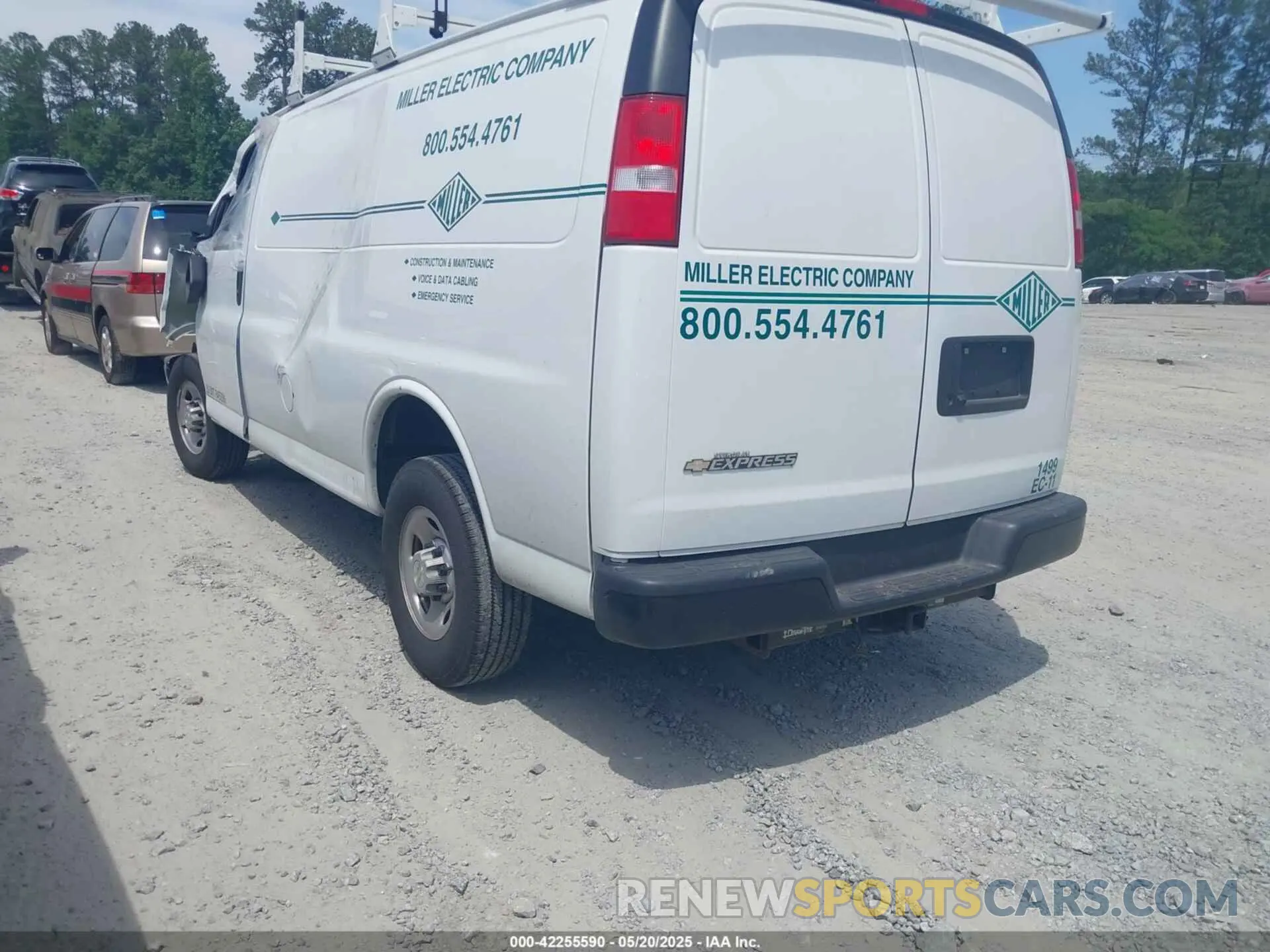 14 fotografías del automóvil dañado 1GCWGAFP1P1252487 CHEVROLET EXPRESS CARGO 2023