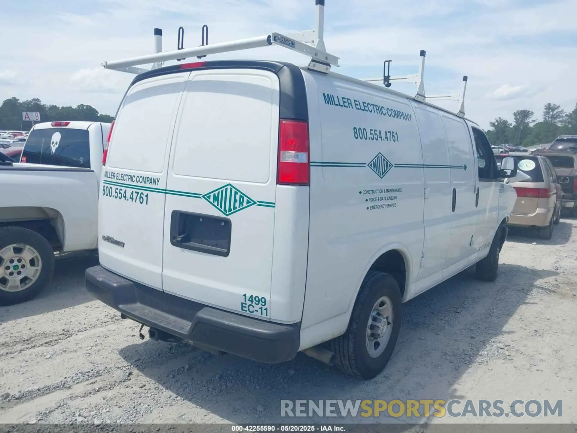 4 fotografías del automóvil dañado 1GCWGAFP1P1252487 CHEVROLET EXPRESS CARGO 2023