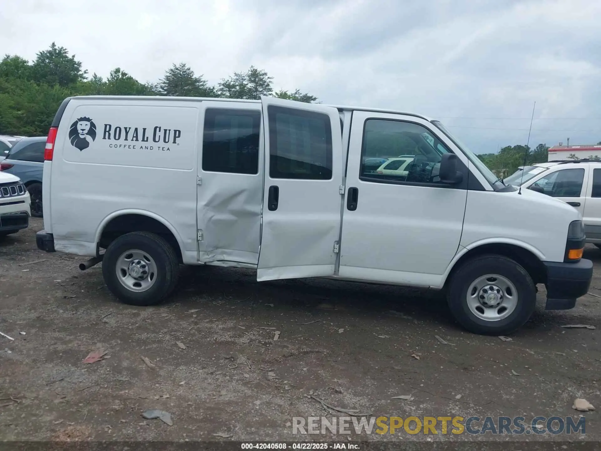 6 fotografías del automóvil dañado 1GCWGAFP8P1259579 CHEVROLET EXPRESS CARGO 2023