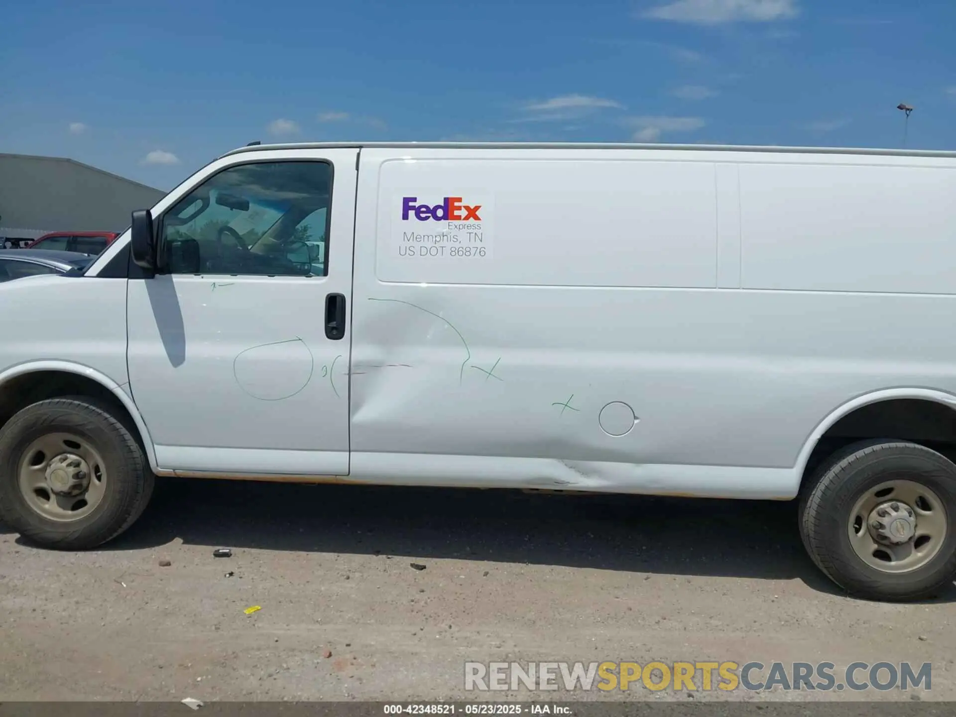 14 fotografías del automóvil dañado 1GCWGBFP0P1180994 CHEVROLET EXPRESS CARGO 2023