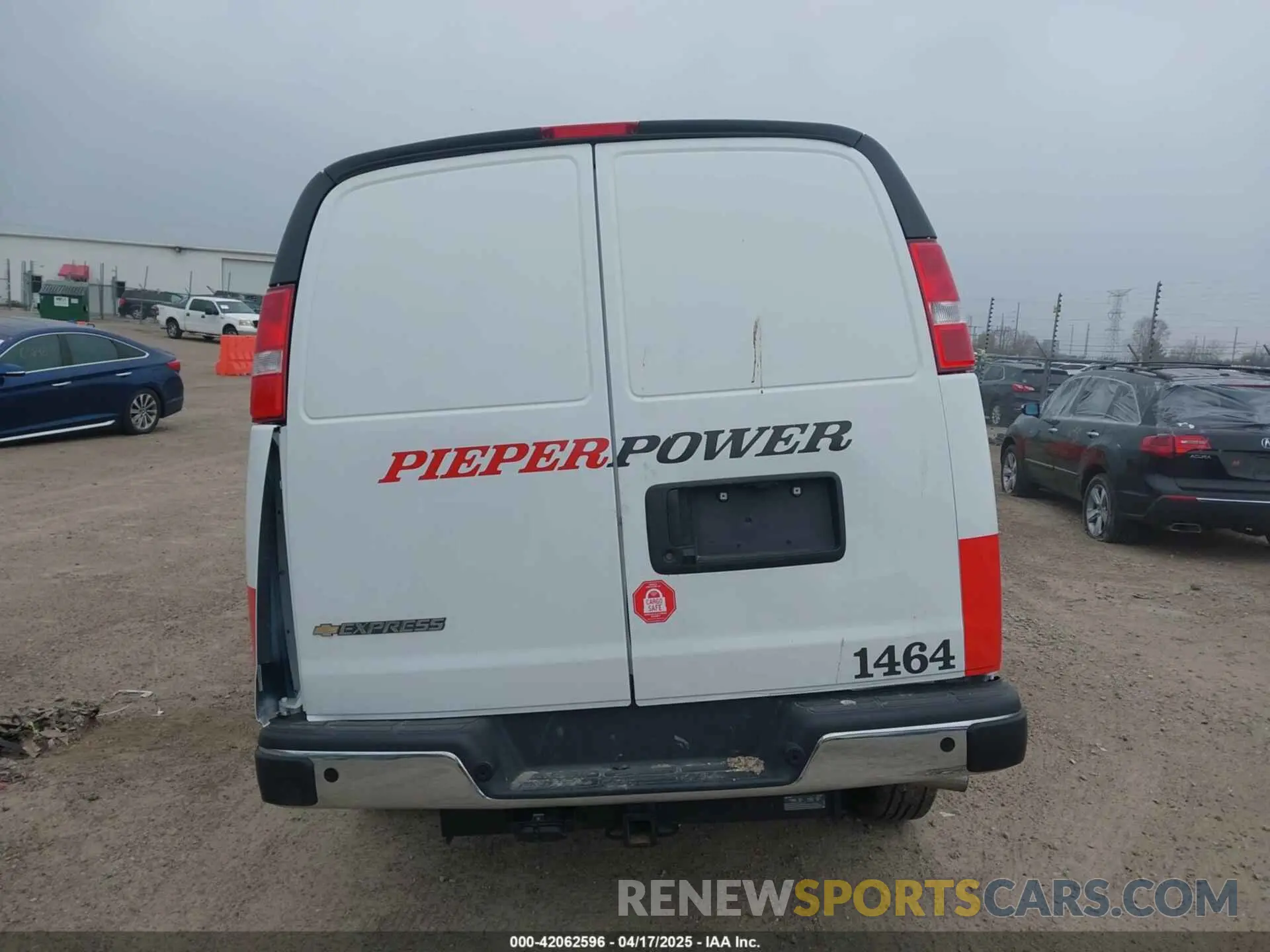 15 fotografías del automóvil dañado 1GCWGAF79R1177119 CHEVROLET EXPRESS CARGO 2024