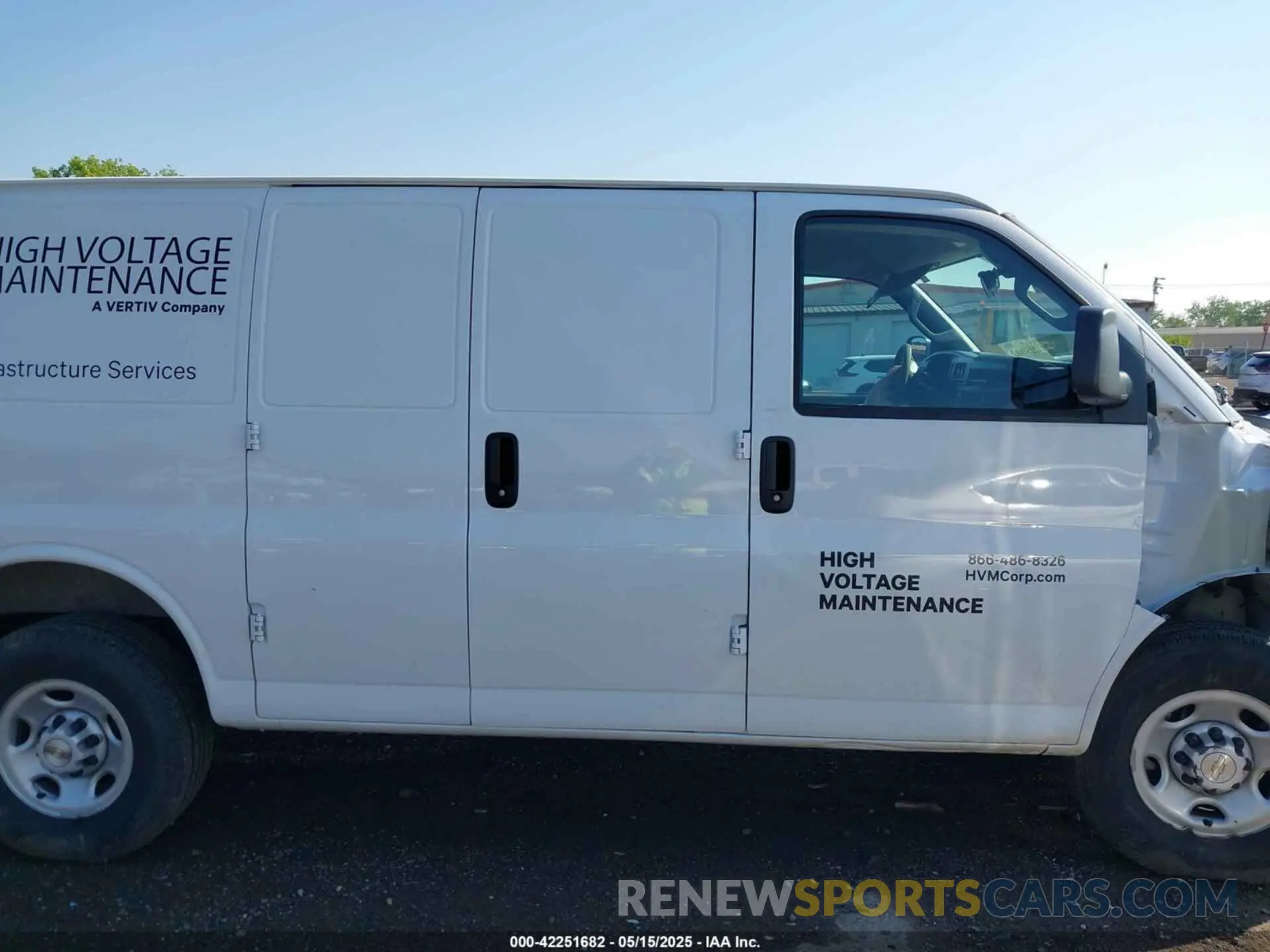 14 fotografías del automóvil dañado 1GCWGAFP0R1250412 CHEVROLET EXPRESS CARGO 2024