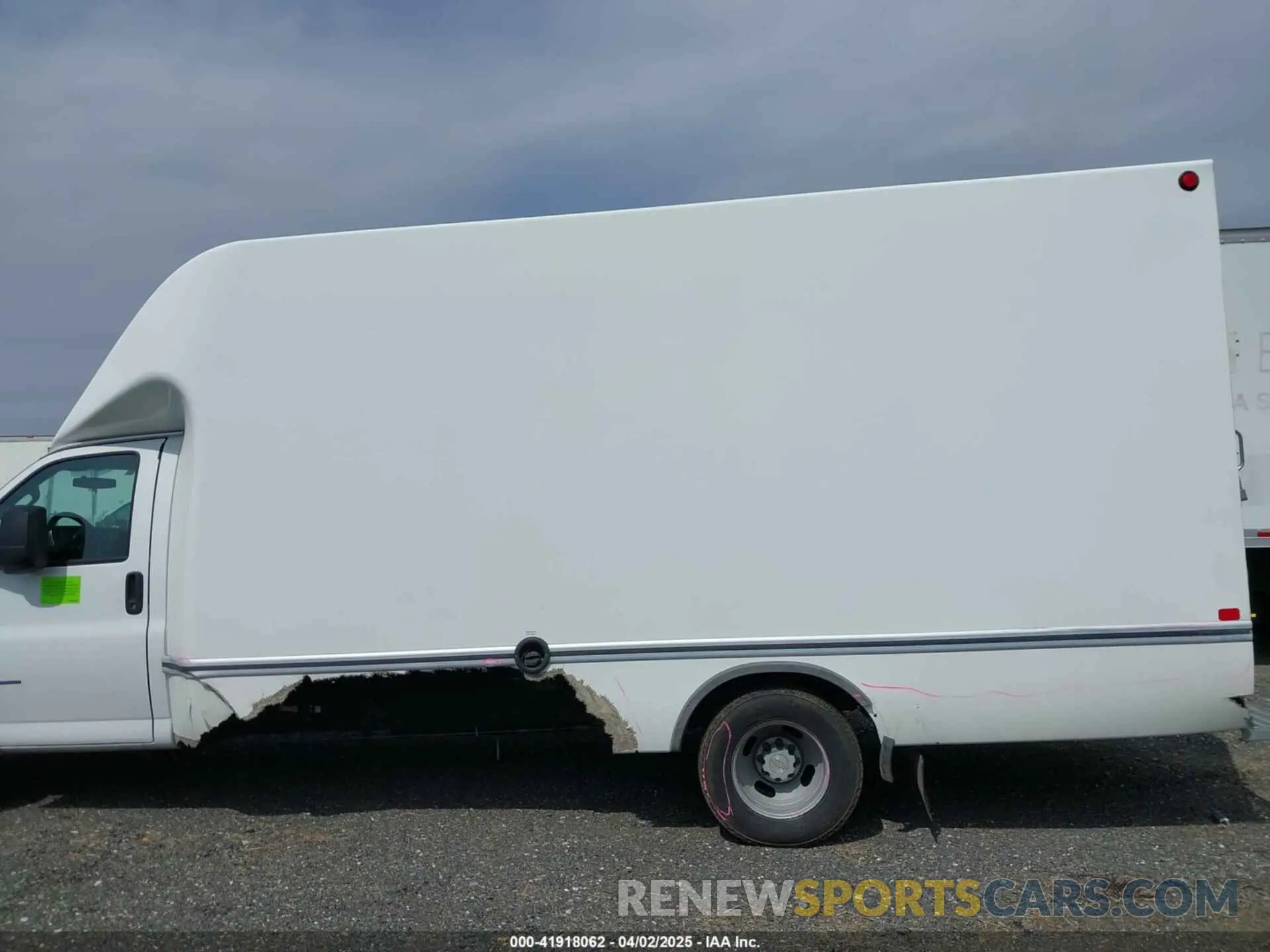 14 fotografías del automóvil dañado 1HA3GTCG5KN015081 CHEVROLET EXPRESS CUTAWAY 2019