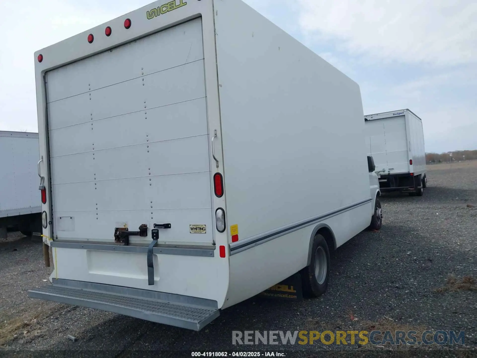 4 fotografías del automóvil dañado 1HA3GTCG5KN015081 CHEVROLET EXPRESS CUTAWAY 2019