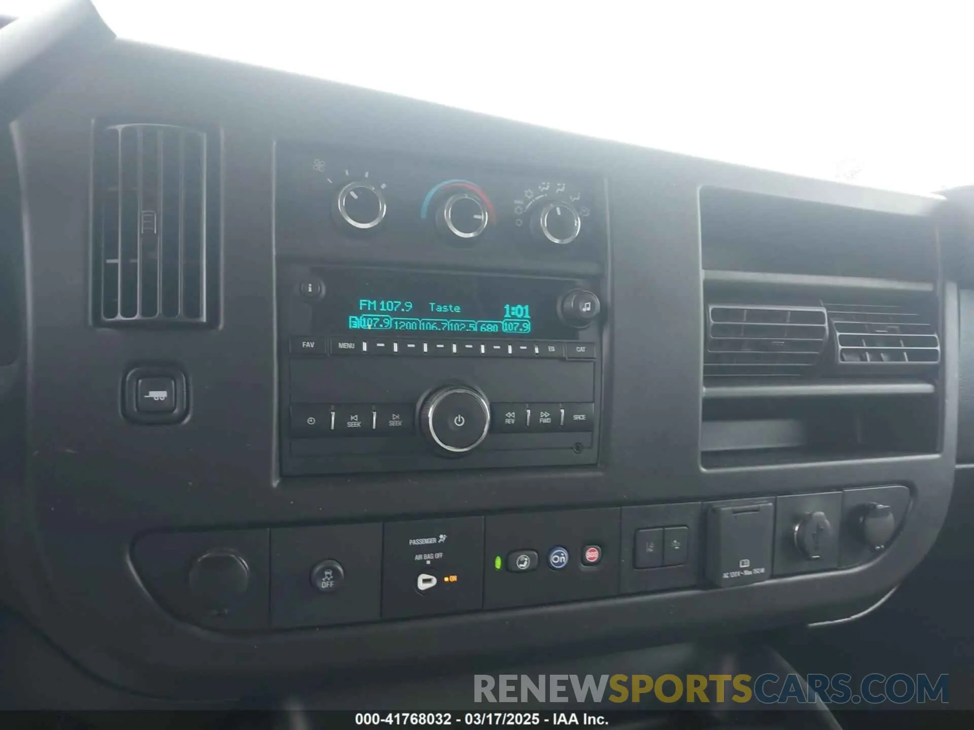13 fotografías del automóvil dañado 1HA3GSC79MN011287 CHEVROLET EXPRESS CUTAWAY 2021