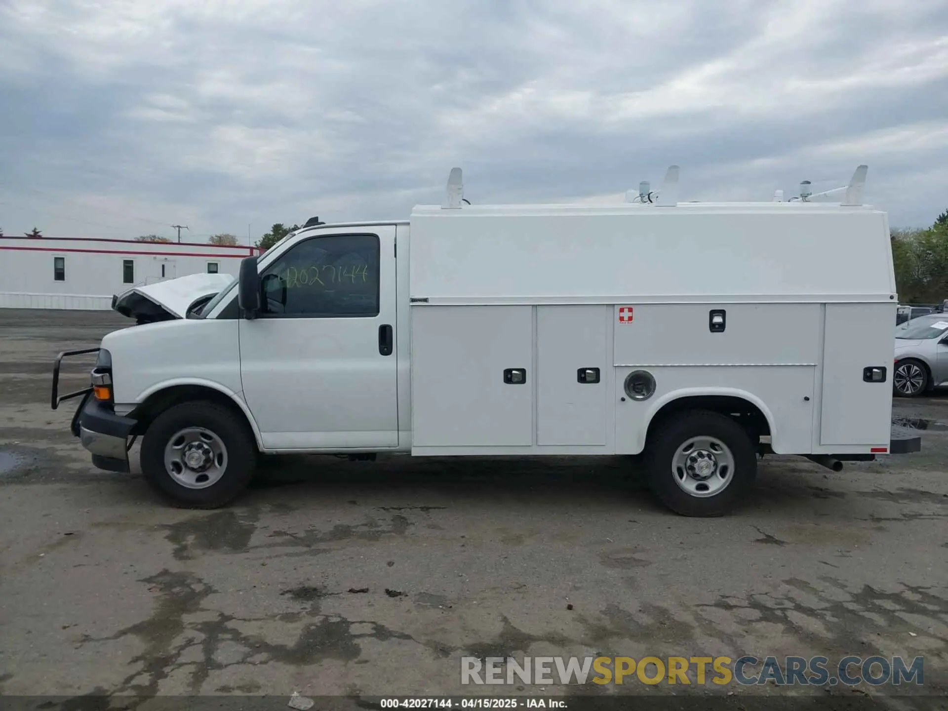 14 fotografías del automóvil dañado 1GB0GRF70N1271053 CHEVROLET EXPRESS CUTAWAY 2022