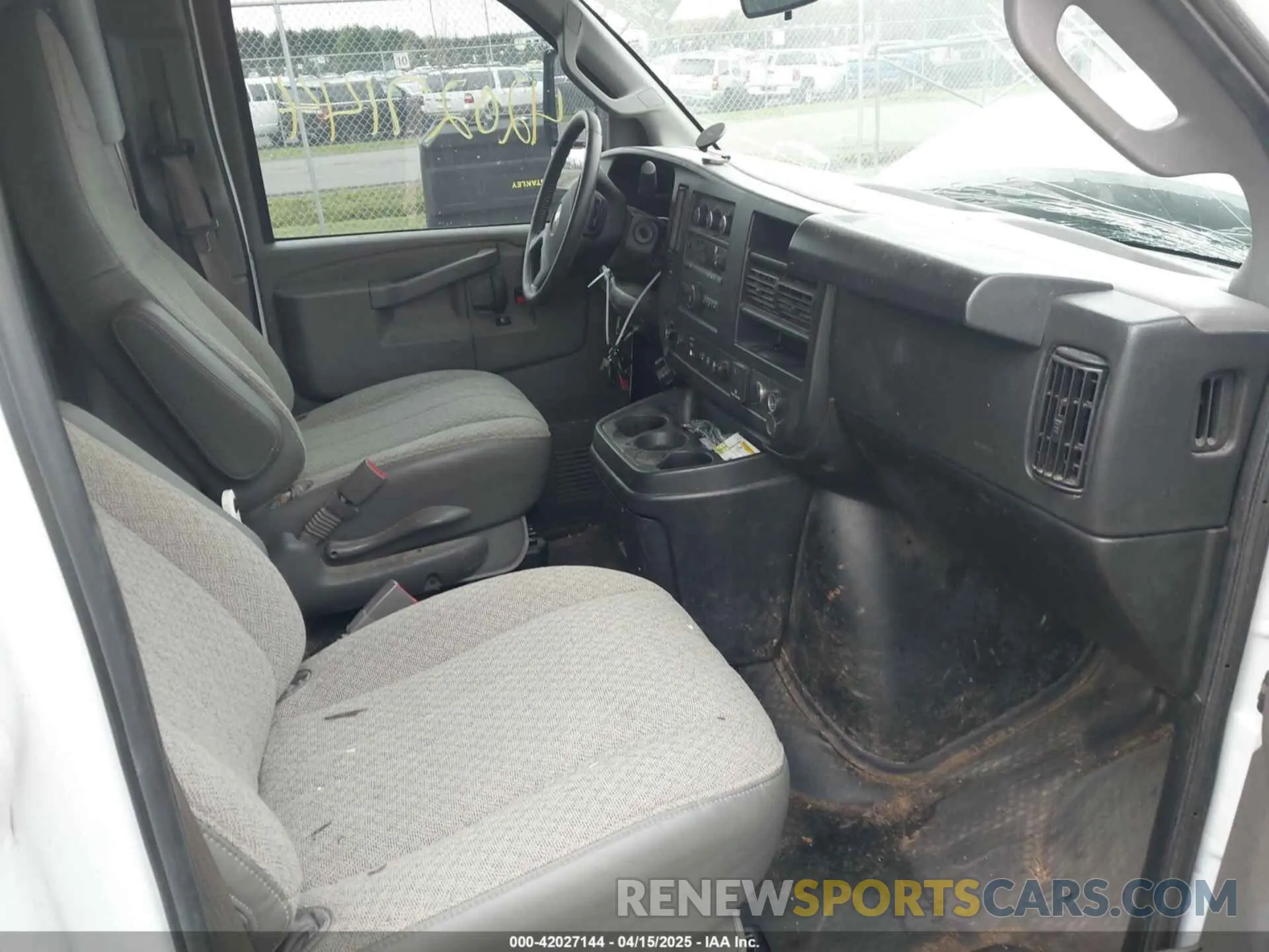 5 fotografías del automóvil dañado 1GB0GRF70N1271053 CHEVROLET EXPRESS CUTAWAY 2022