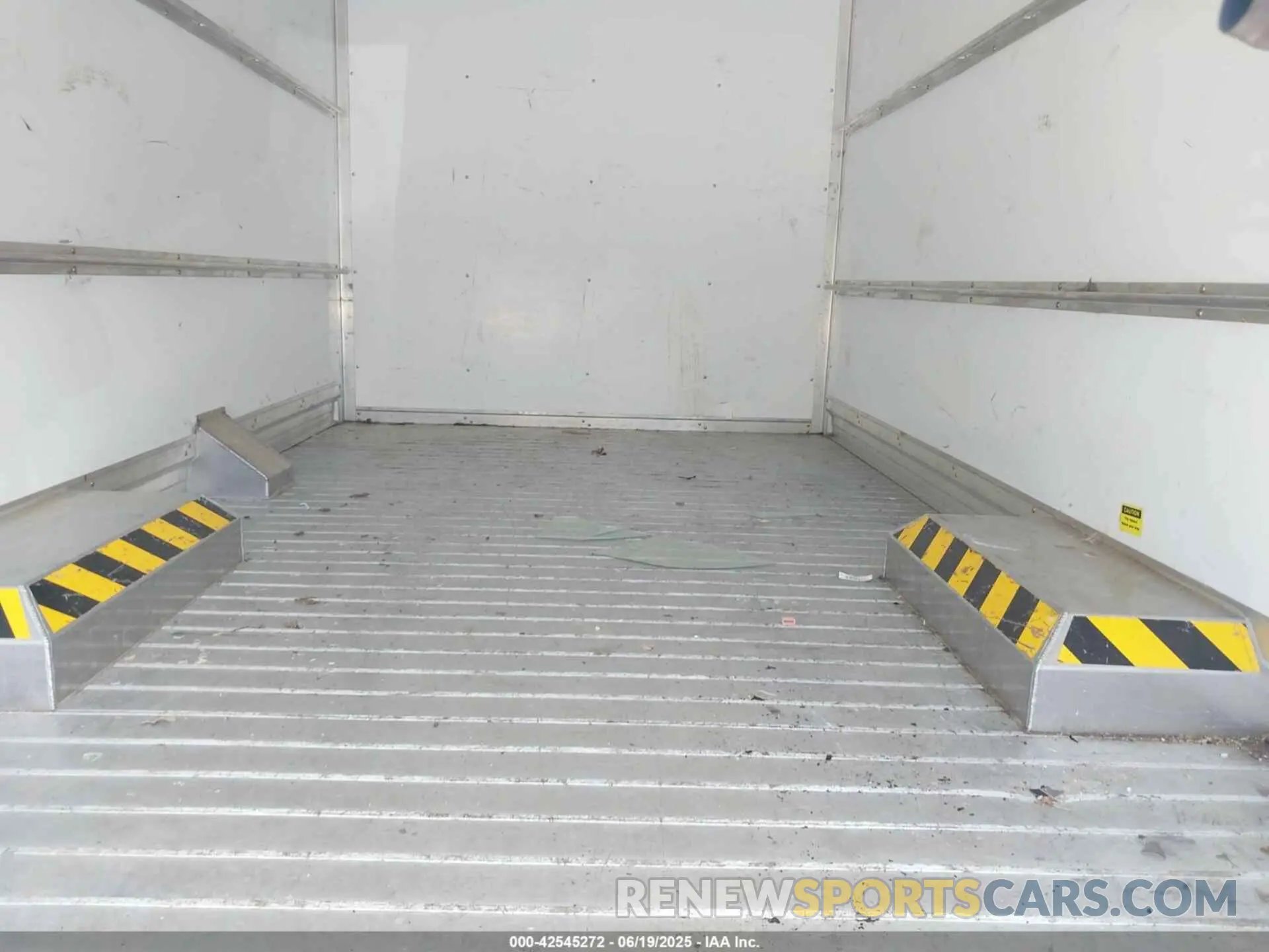 6 fotografías del automóvil dañado 1HA0GSF72PN011442 CHEVROLET EXPRESS CUTAWAY 2023