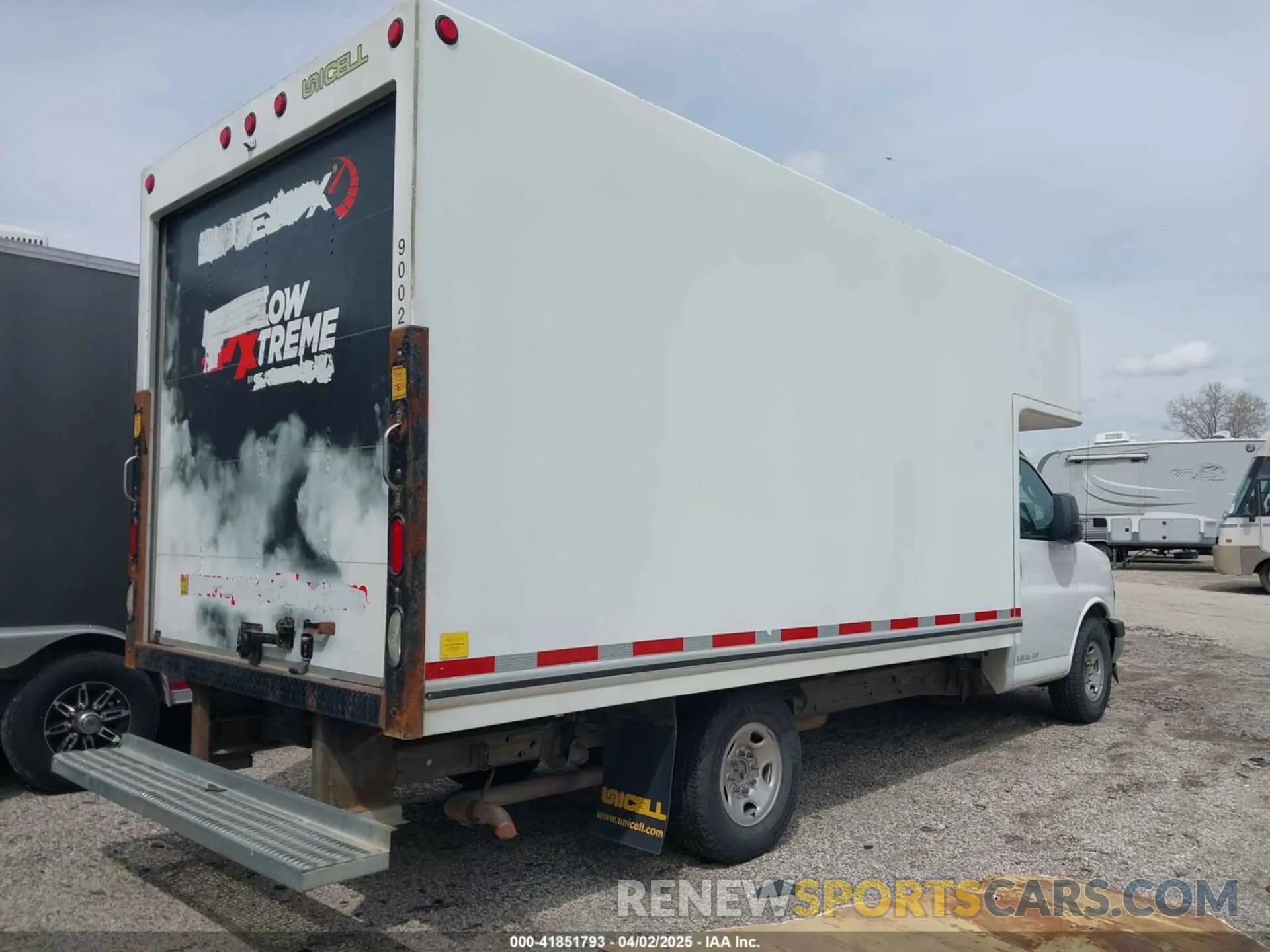 4 fotografías del automóvil dañado 1HA0GSFG5KN003828 CHEVROLET EXPRESS CUTAWAY 4500 2019