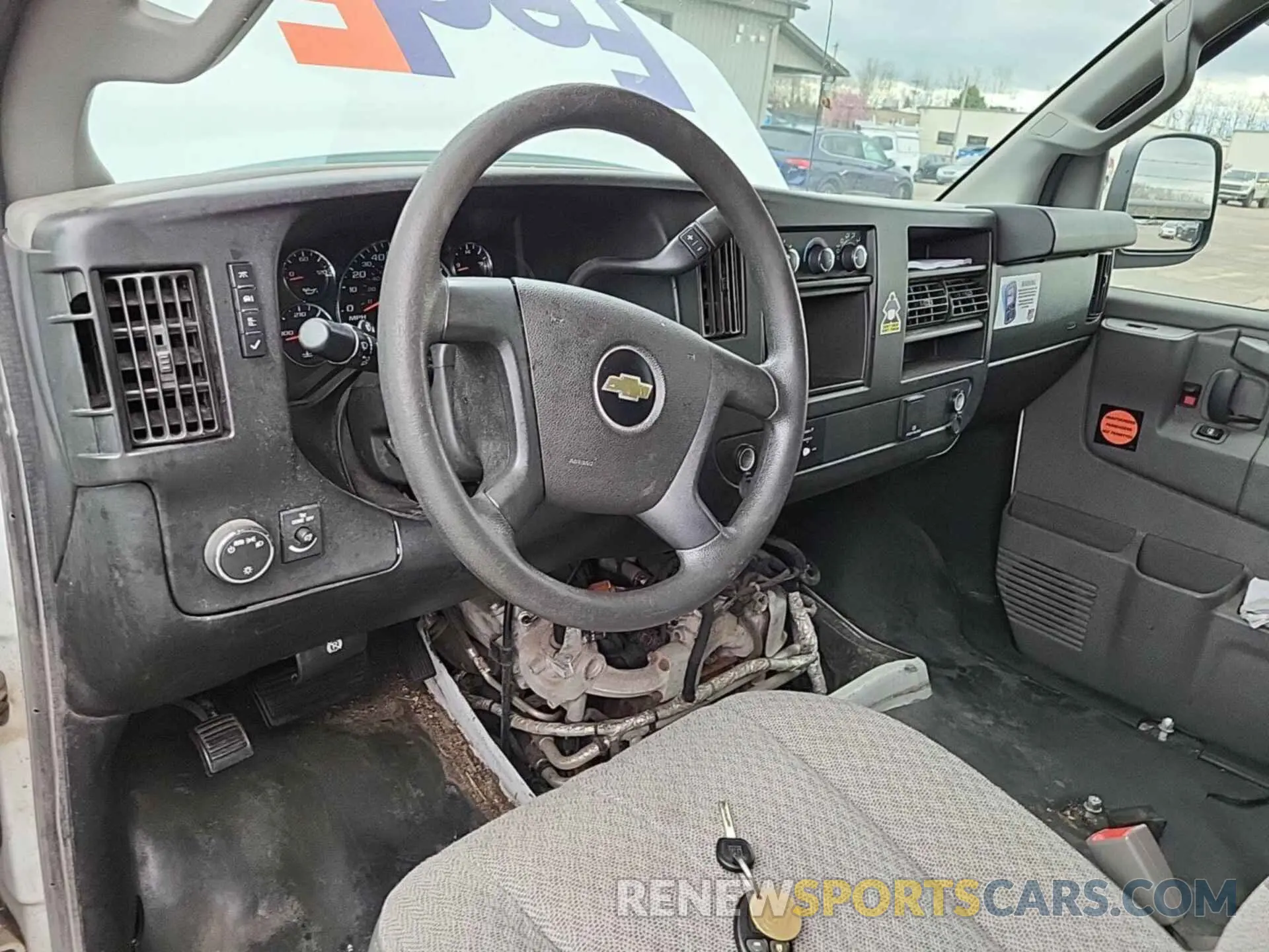 26 fotografías del automóvil dañado 1GCWGAF17K1220857 CHEVROLET EXPRESS G2500 2019