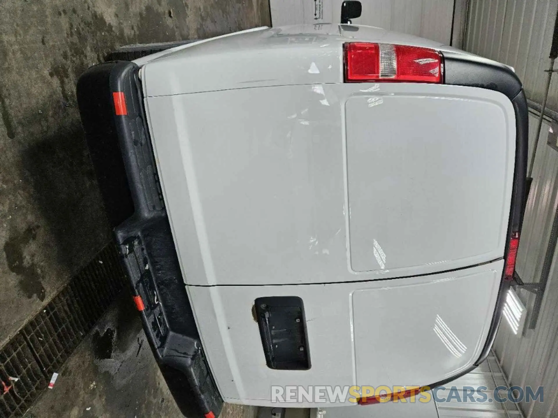 3 fotografías del automóvil dañado 1GCWGAF17K1220857 CHEVROLET EXPRESS G2500 2019