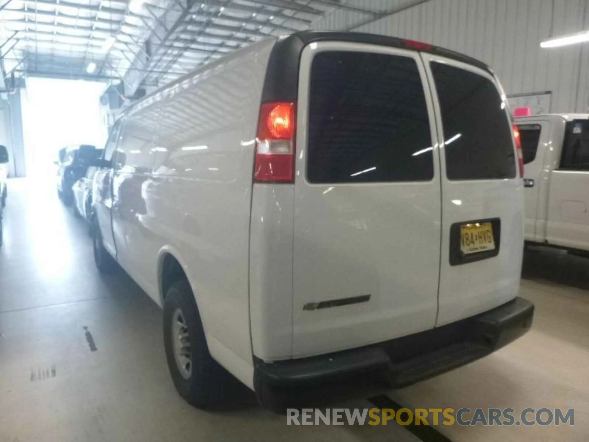 11 fotografías del automóvil dañado 1GCWGAFG2K1328310 CHEVROLET EXPRESS G2500 2019
