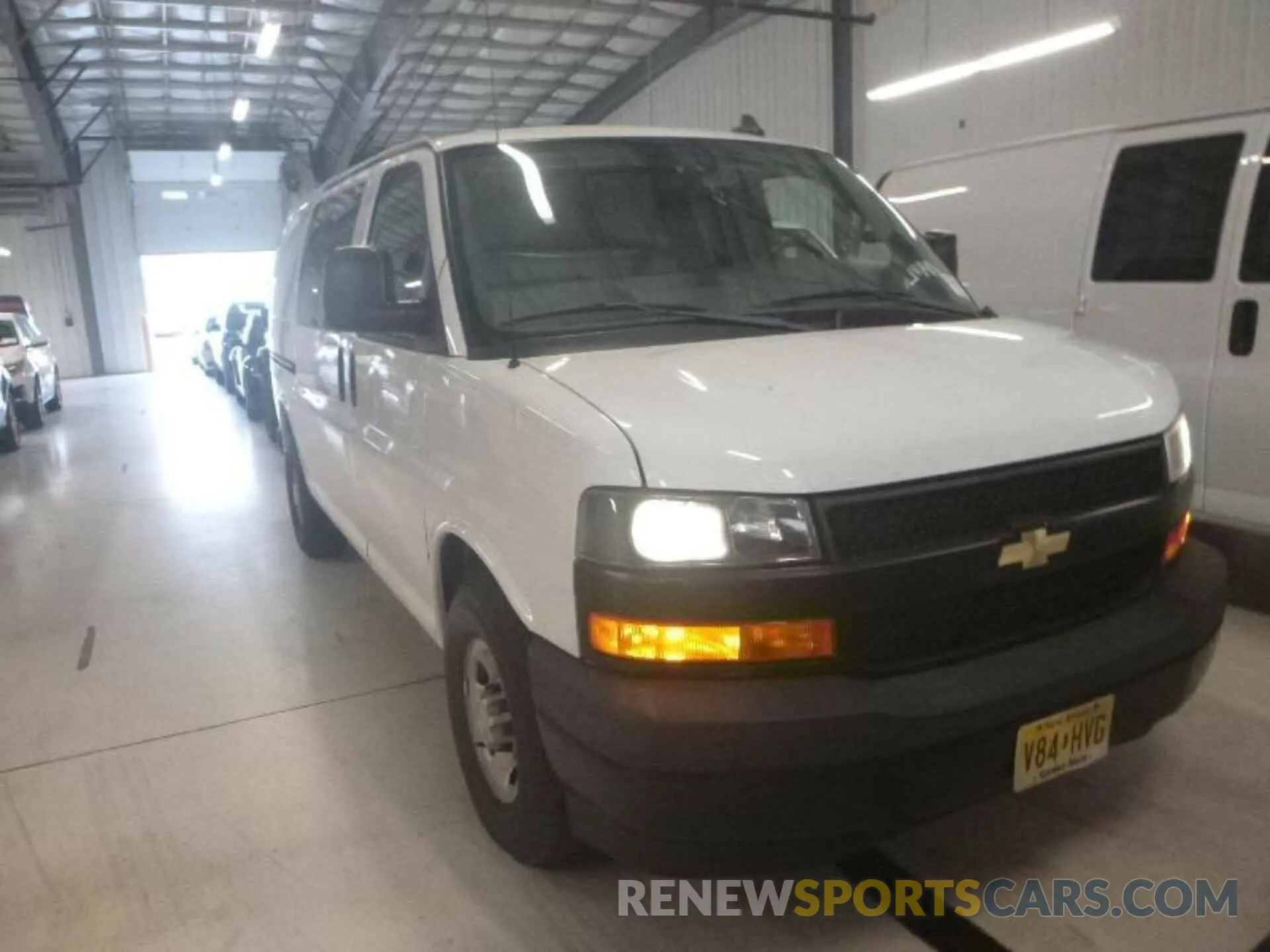 5 fotografías del automóvil dañado 1GCWGAFG2K1328310 CHEVROLET EXPRESS G2500 2019