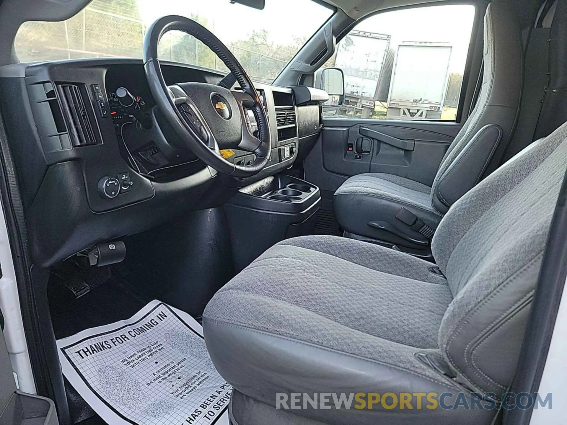 14 fotografías del automóvil dañado 1GCWGAFGXK1328281 CHEVROLET EXPRESS G2500 2019