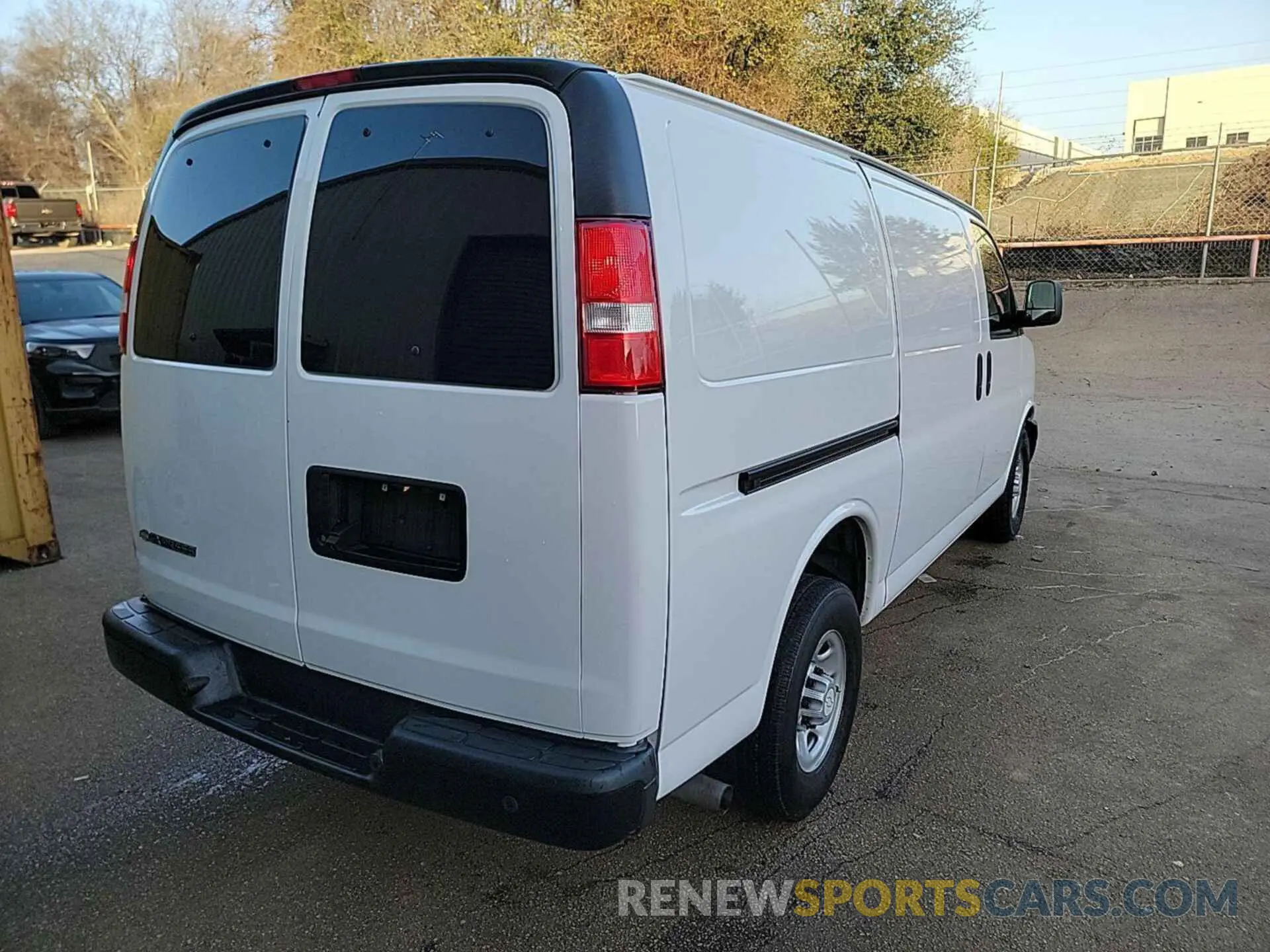 15 fotografías del automóvil dañado 1GCWGAFGXK1328281 CHEVROLET EXPRESS G2500 2019