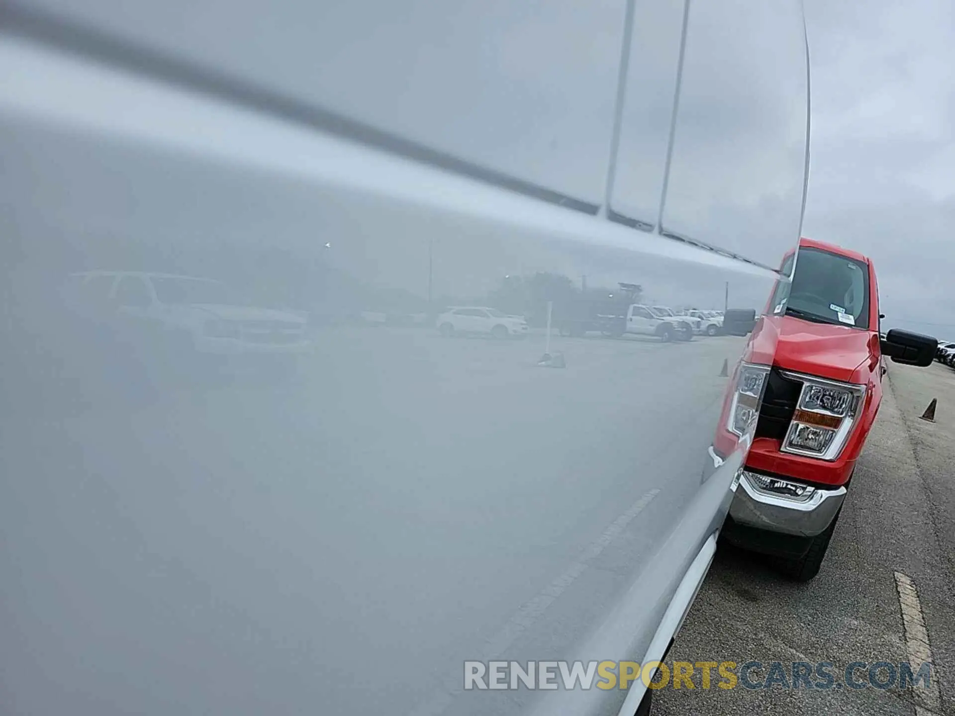 2 fotografías del automóvil dañado 1GCWGAFGXK1328281 CHEVROLET EXPRESS G2500 2019
