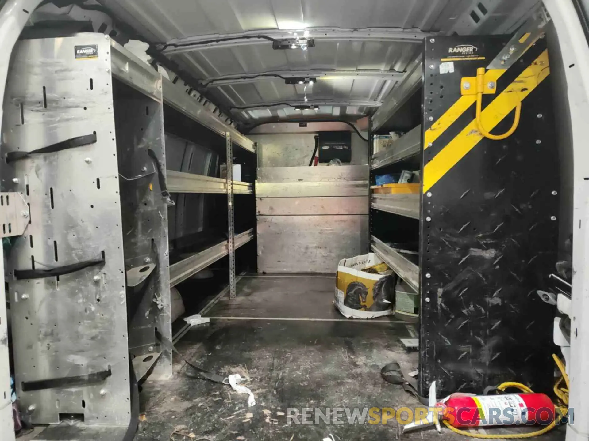 13 fotografías del automóvil dañado 1GCWGAFP4K1305062 CHEVROLET EXPRESS G2500 2019