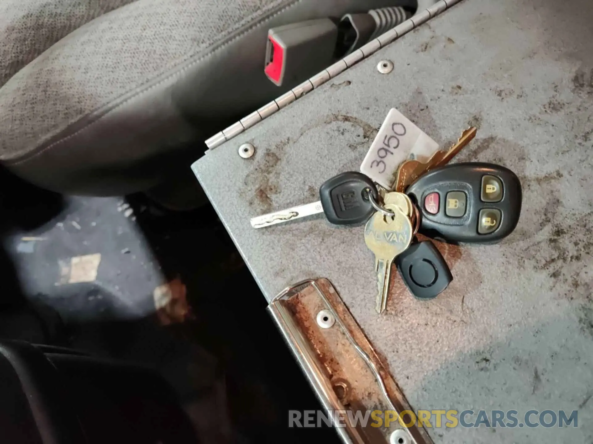 14 fotografías del automóvil dañado 1GCWGAFP4K1305062 CHEVROLET EXPRESS G2500 2019
