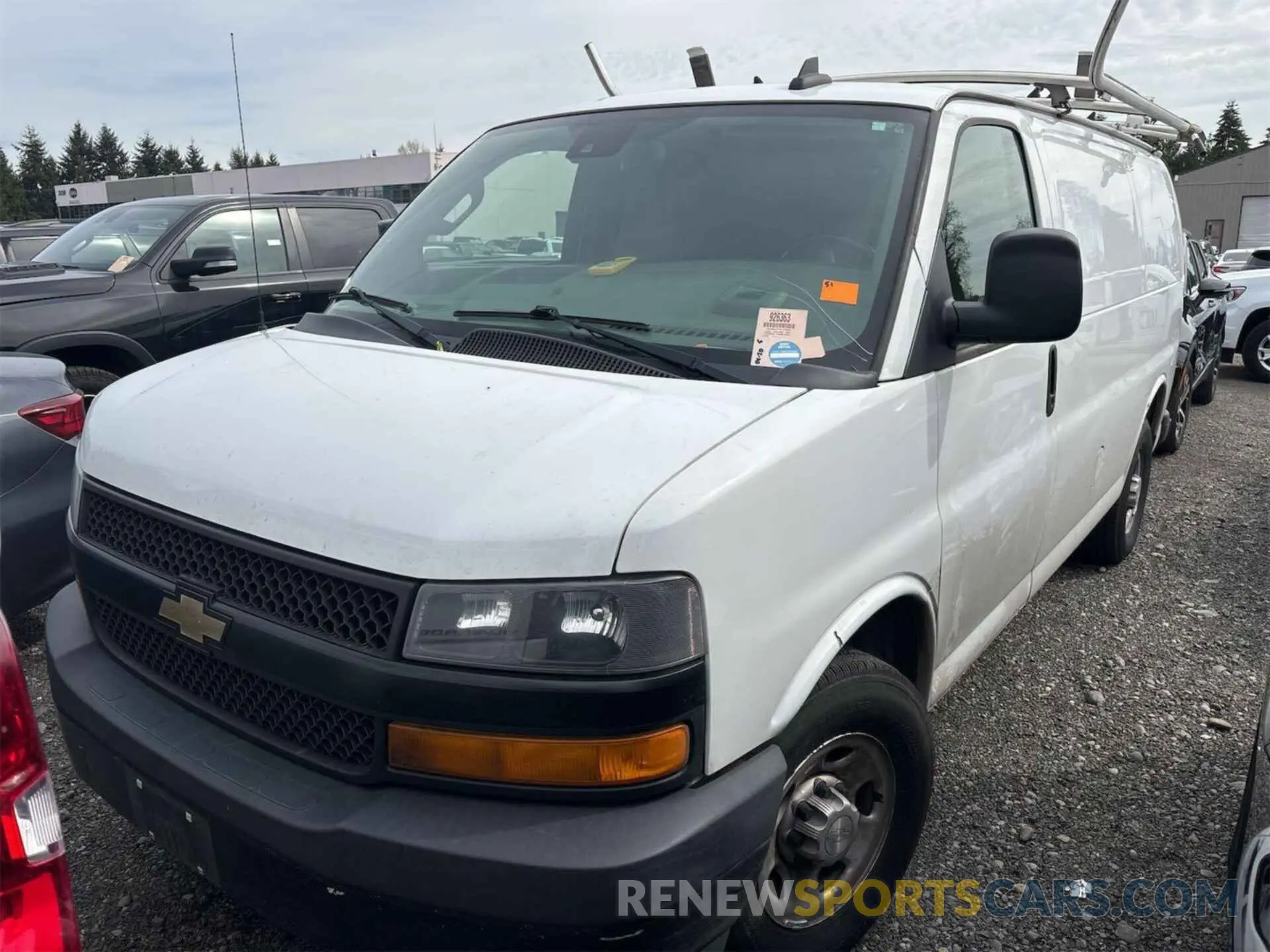 9 fotografías del automóvil dañado 1GCWGAFP4K1305062 CHEVROLET EXPRESS G2500 2019