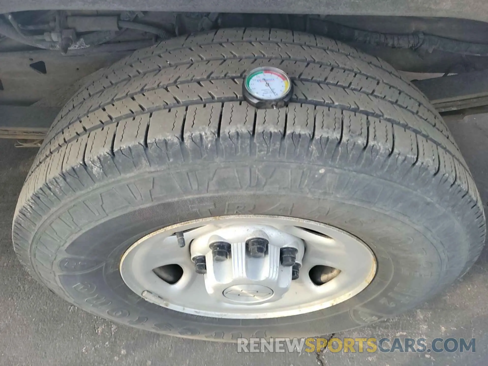 6 fotografías del automóvil dañado 1GCWGAFPXK1202597 CHEVROLET EXPRESS G2500 2019