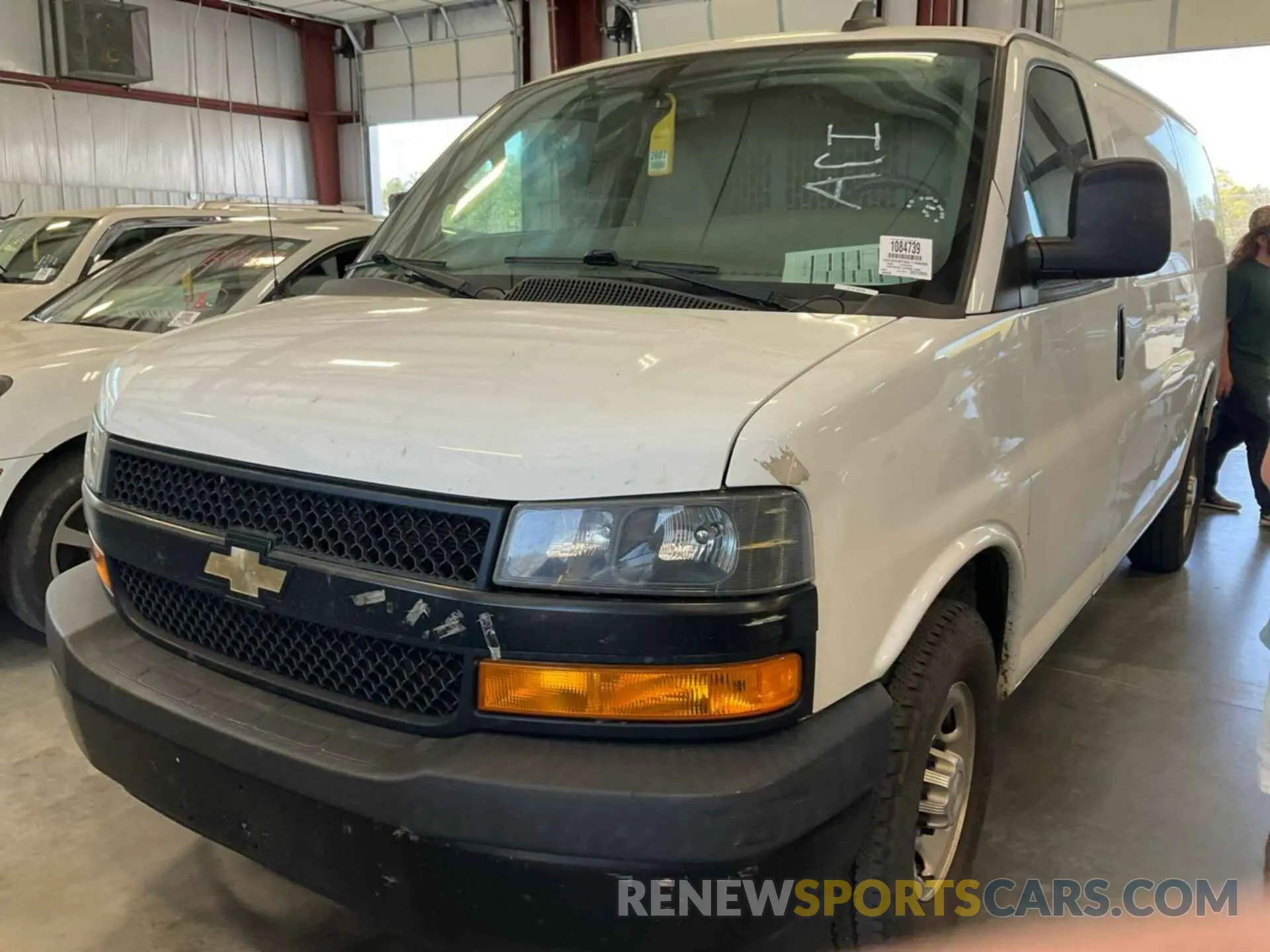16 fotografías del automóvil dañado 1GCWGAFG5L1160695 CHEVROLET EXPRESS G2500 2020