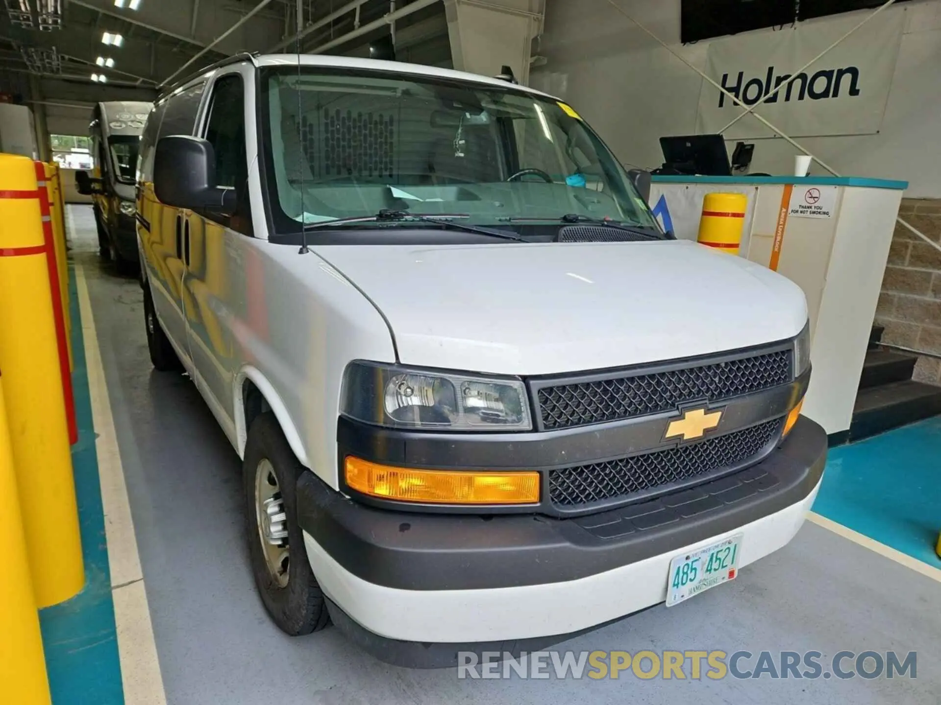 27 fotografías del automóvil dañado 1GCWGAFG5L1252941 CHEVROLET EXPRESS G2500 2020
