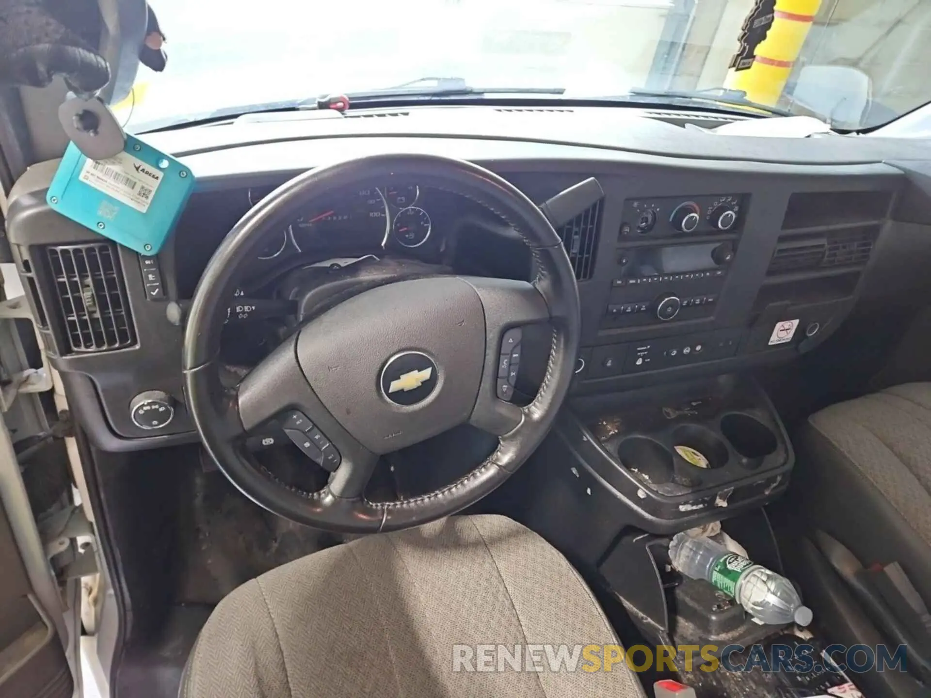 3 fotografías del automóvil dañado 1GCWGAFG5L1252941 CHEVROLET EXPRESS G2500 2020