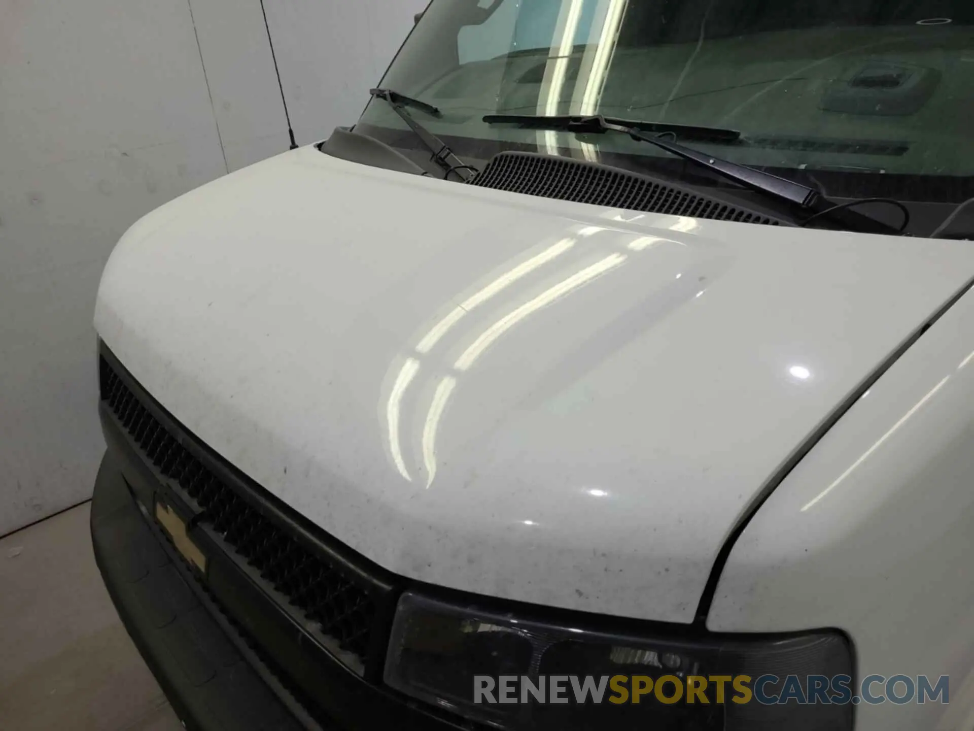 35 fotografías del automóvil dañado 1GCWGAFG8L1162232 CHEVROLET EXPRESS G2500 2020