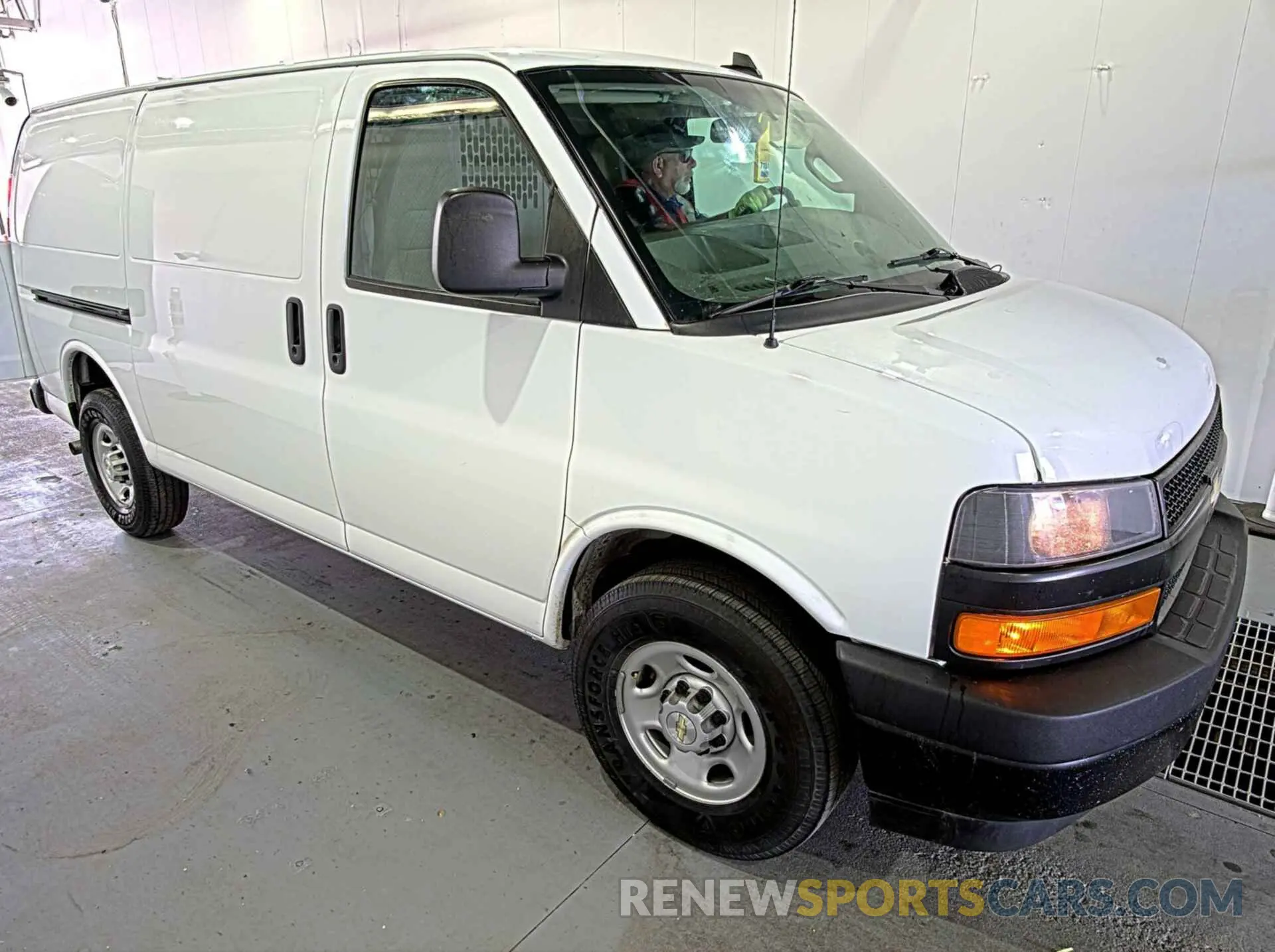 1 fotografías del automóvil dañado 1GCWGAFP6N1271209 CHEVROLET EXPRESS G2500 2022