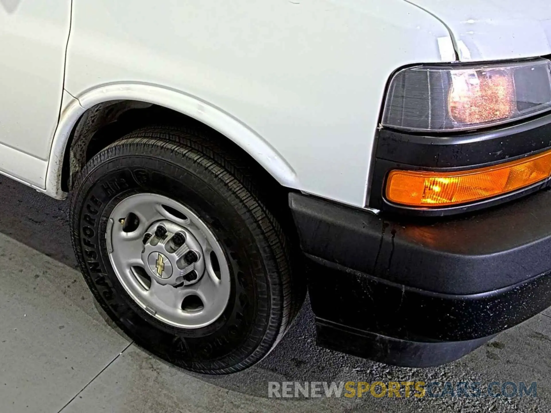 14 fotografías del automóvil dañado 1GCWGAFP6N1271209 CHEVROLET EXPRESS G2500 2022