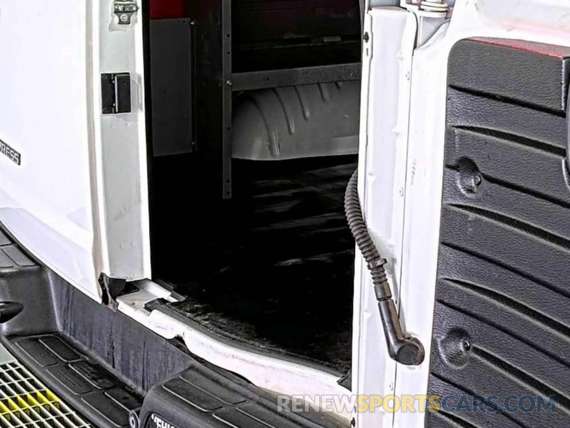 15 fotografías del automóvil dañado 1GCWGAFP6N1271209 CHEVROLET EXPRESS G2500 2022