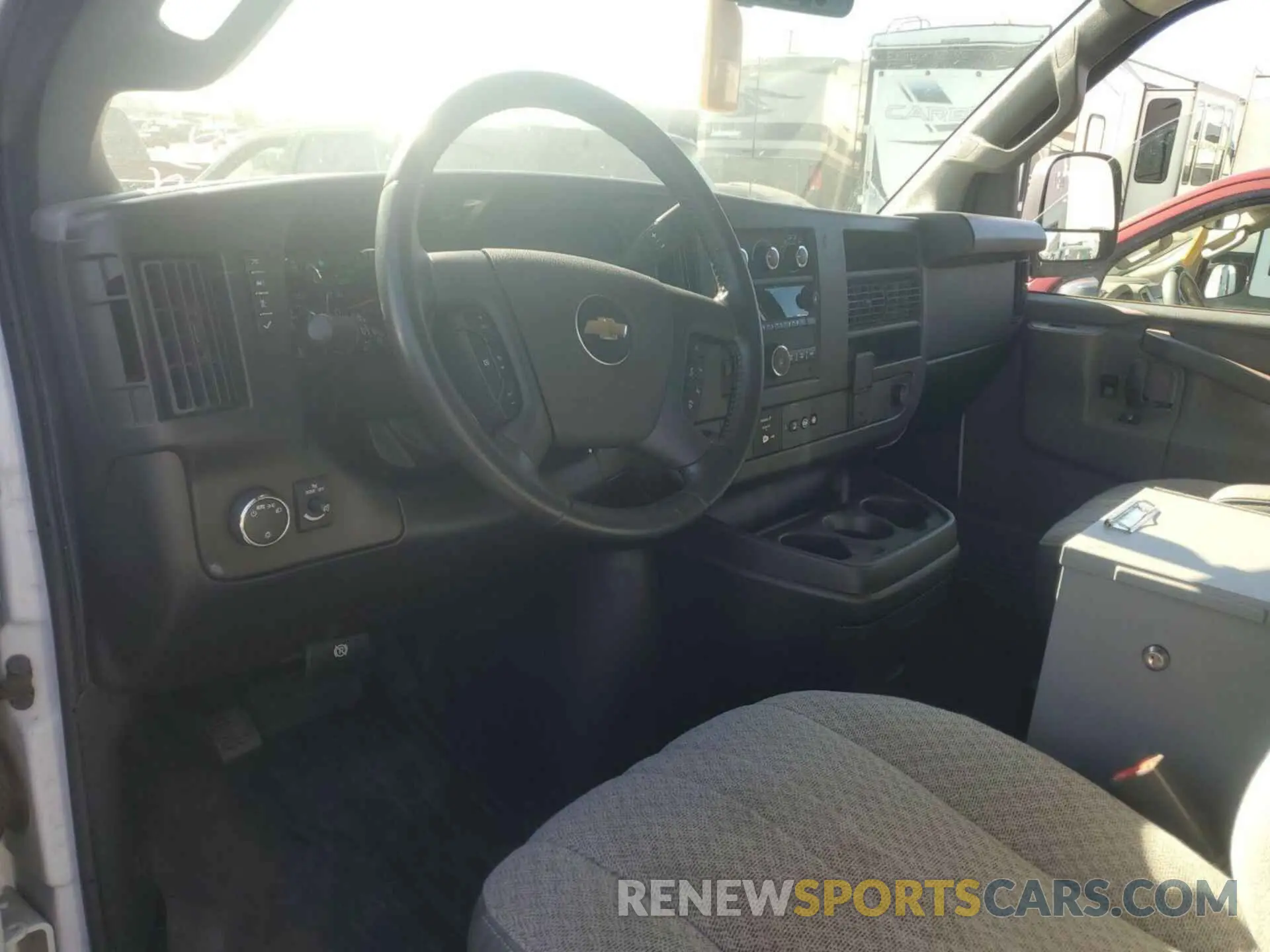 23 fotografías del automóvil dañado 1GCWGAFP6N1271209 CHEVROLET EXPRESS G2500 2022