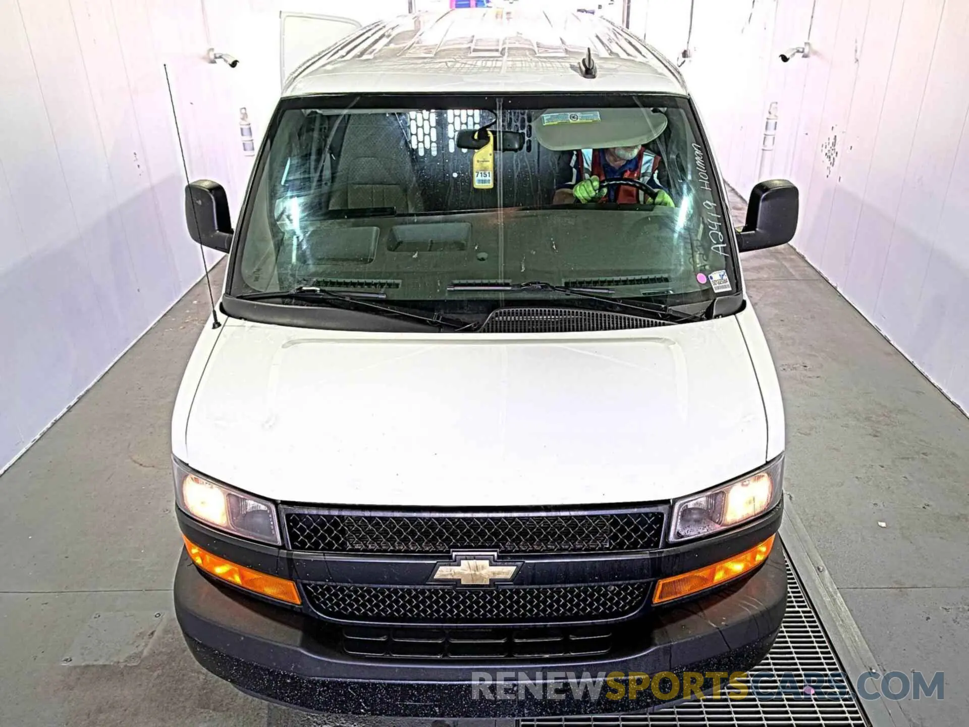 25 fotografías del automóvil dañado 1GCWGAFP6N1271209 CHEVROLET EXPRESS G2500 2022