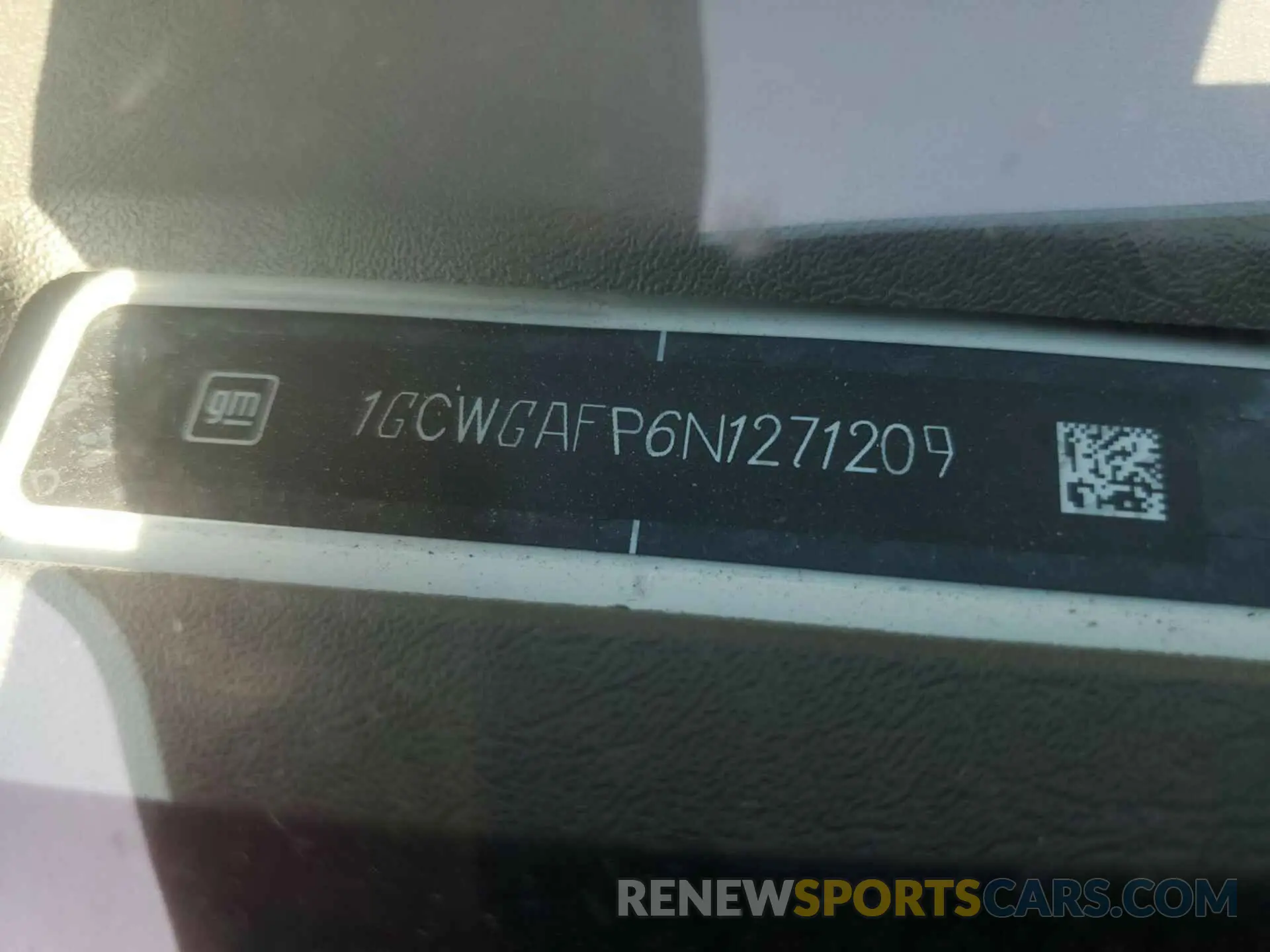 26 fotografías del automóvil dañado 1GCWGAFP6N1271209 CHEVROLET EXPRESS G2500 2022