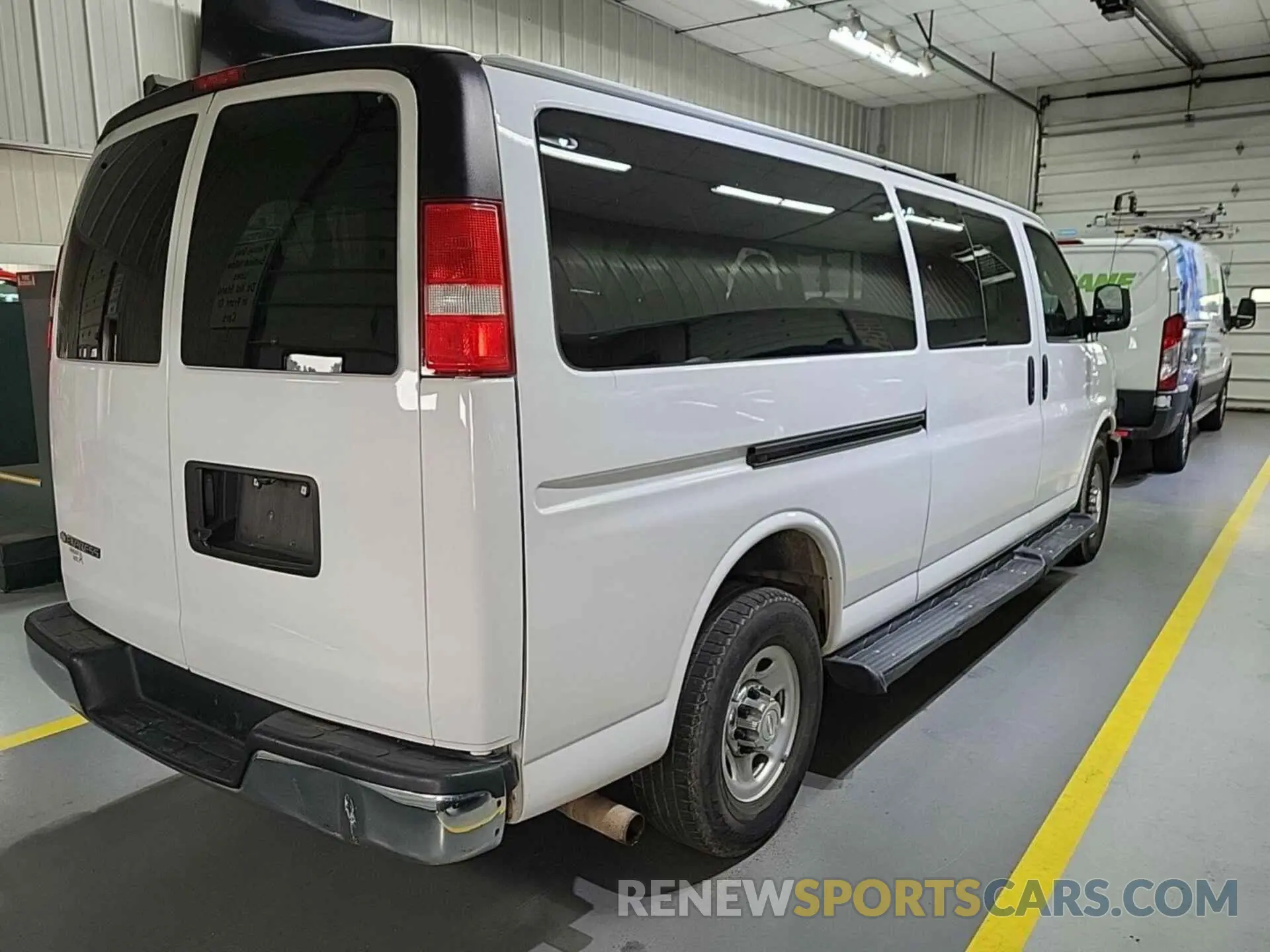 32 fotografías del automóvil dañado 1GAZGPFG5K1200734 CHEVROLET EXPRESS G3500 2019