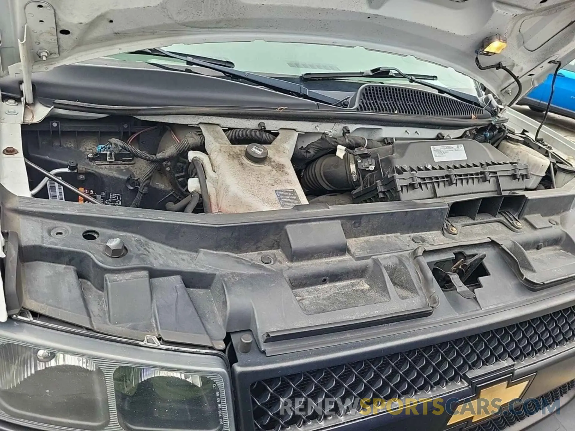 43 fotografías del automóvil dañado 1GCZGGFP2K1329702 CHEVROLET EXPRESS G3500 2019