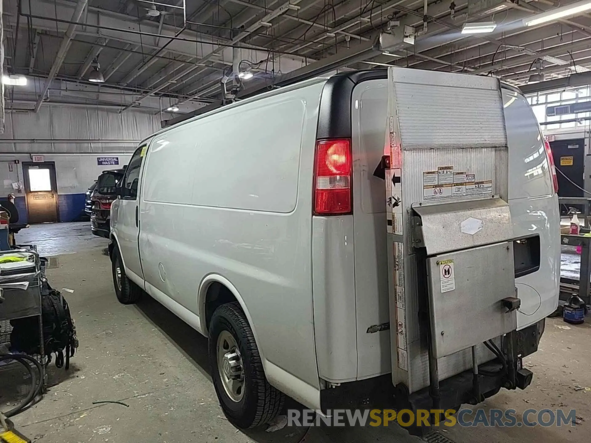 48 fotografías del automóvil dañado 1GCZGGFP2K1329702 CHEVROLET EXPRESS G3500 2019