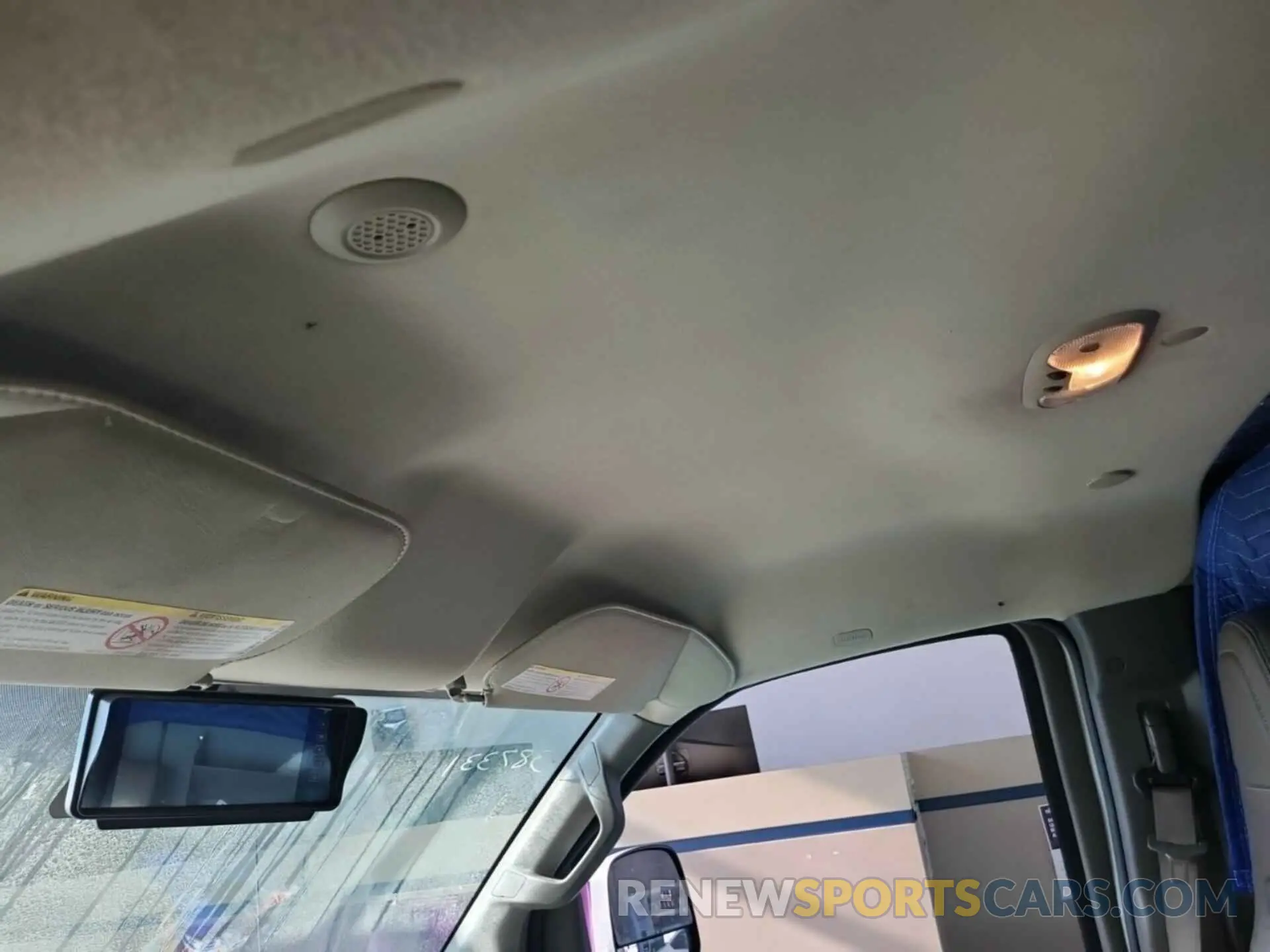 10 fotografías del automóvil dañado 1GCZGGFP4K1335436 CHEVROLET EXPRESS G3500 2019