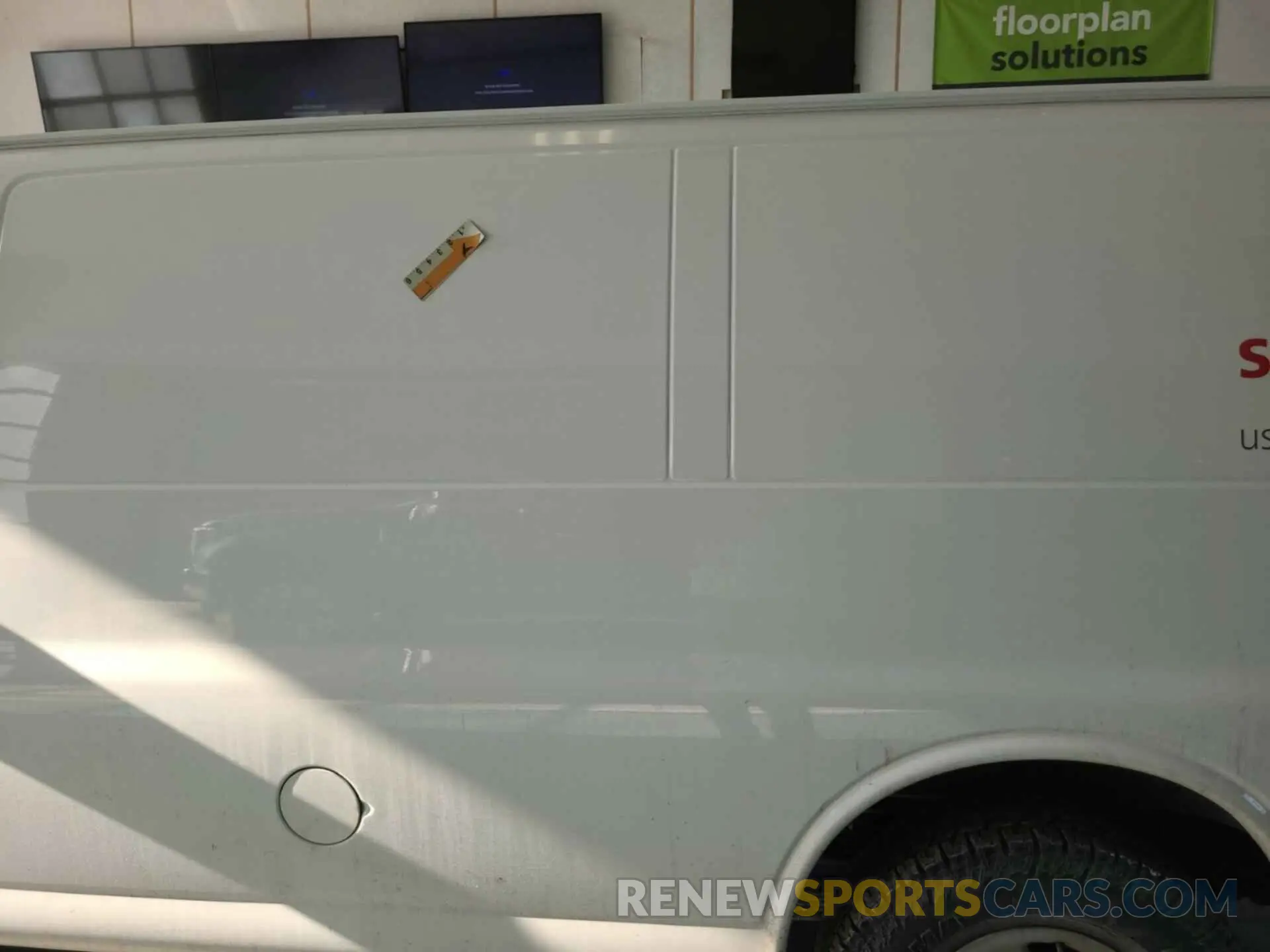 14 fotografías del automóvil dañado 1GCZGGFP4K1335436 CHEVROLET EXPRESS G3500 2019