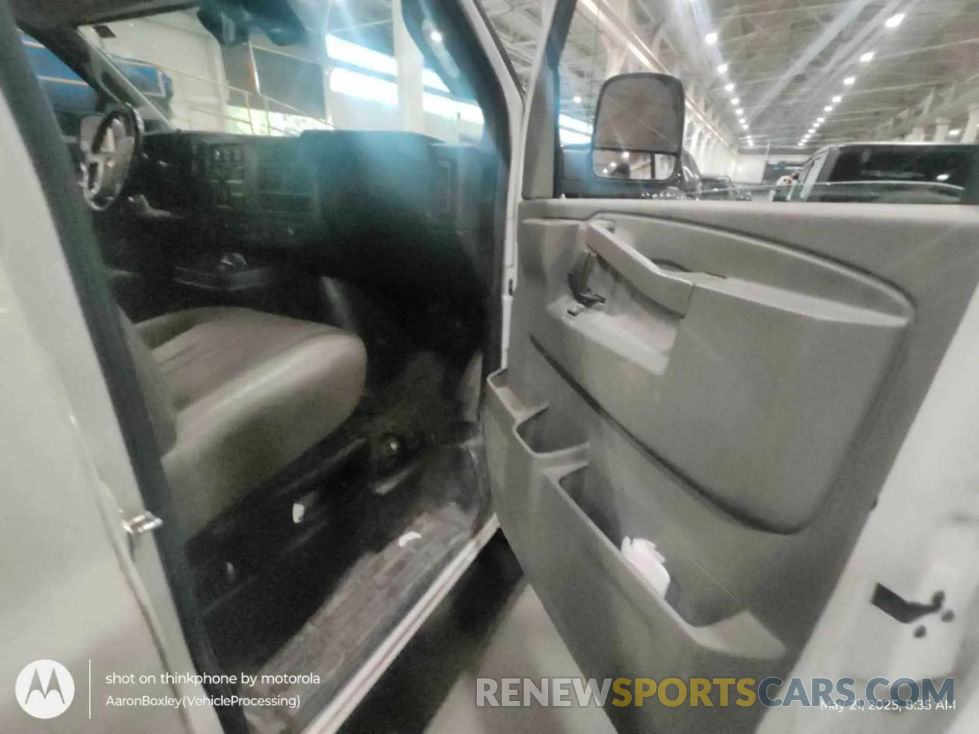 35 fotografías del automóvil dañado 1GCZGGFP5K1332660 CHEVROLET EXPRESS G3500 2019