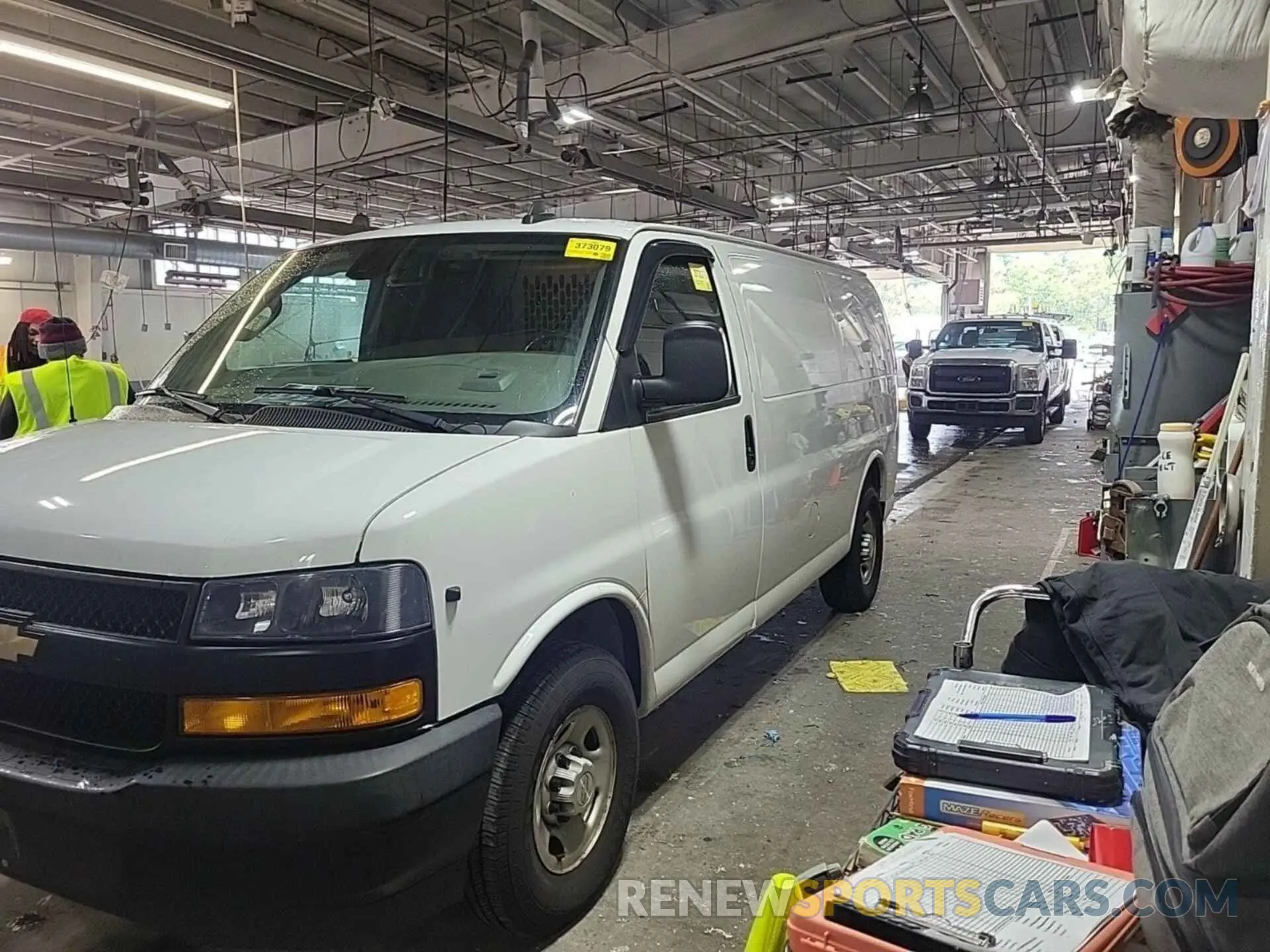 3 fotografías del automóvil dañado 1GCZGGFP8K1324939 CHEVROLET EXPRESS G3500 2019