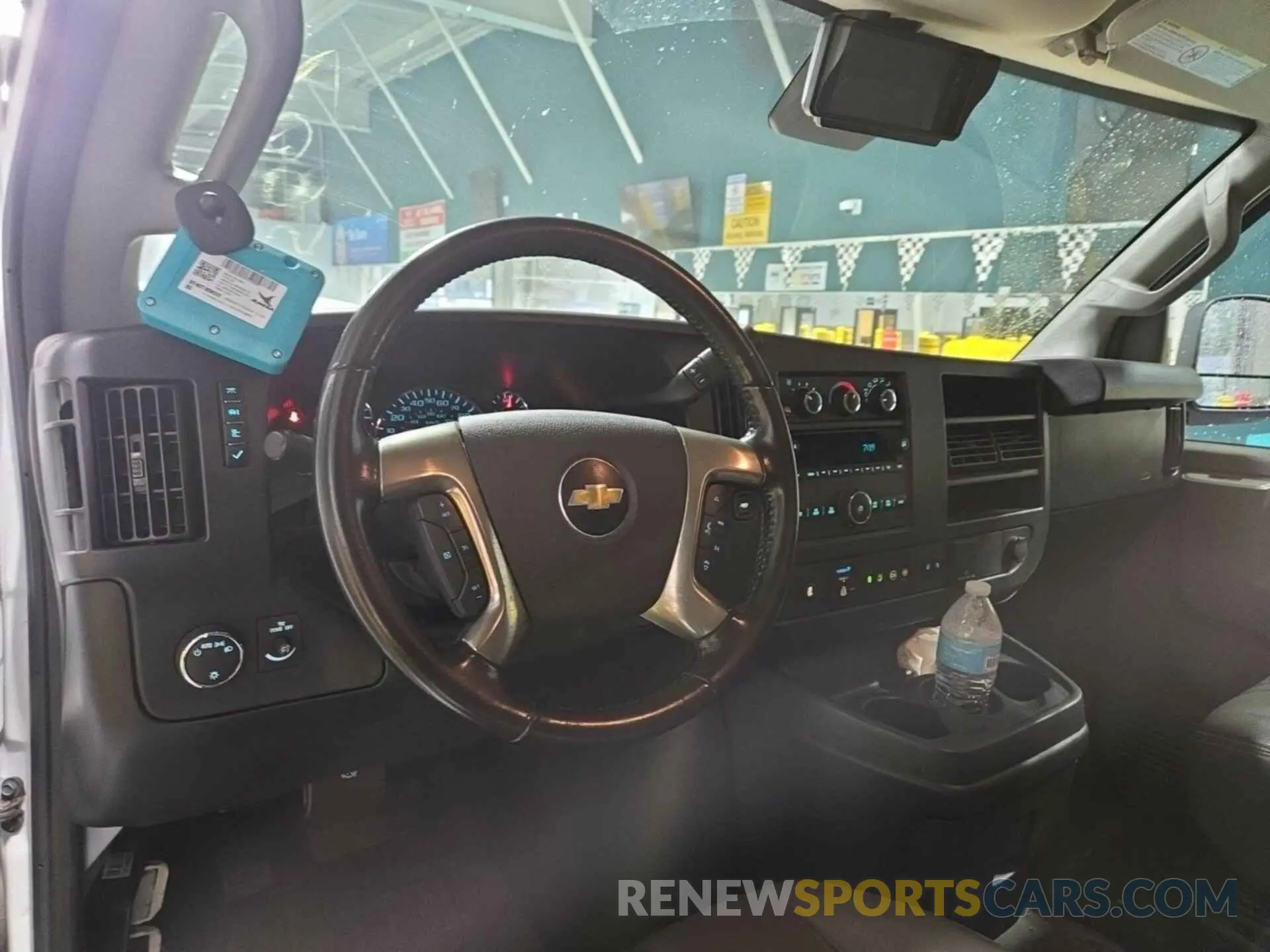 5 fotografías del automóvil dañado 1GCZGGFP8K1324939 CHEVROLET EXPRESS G3500 2019