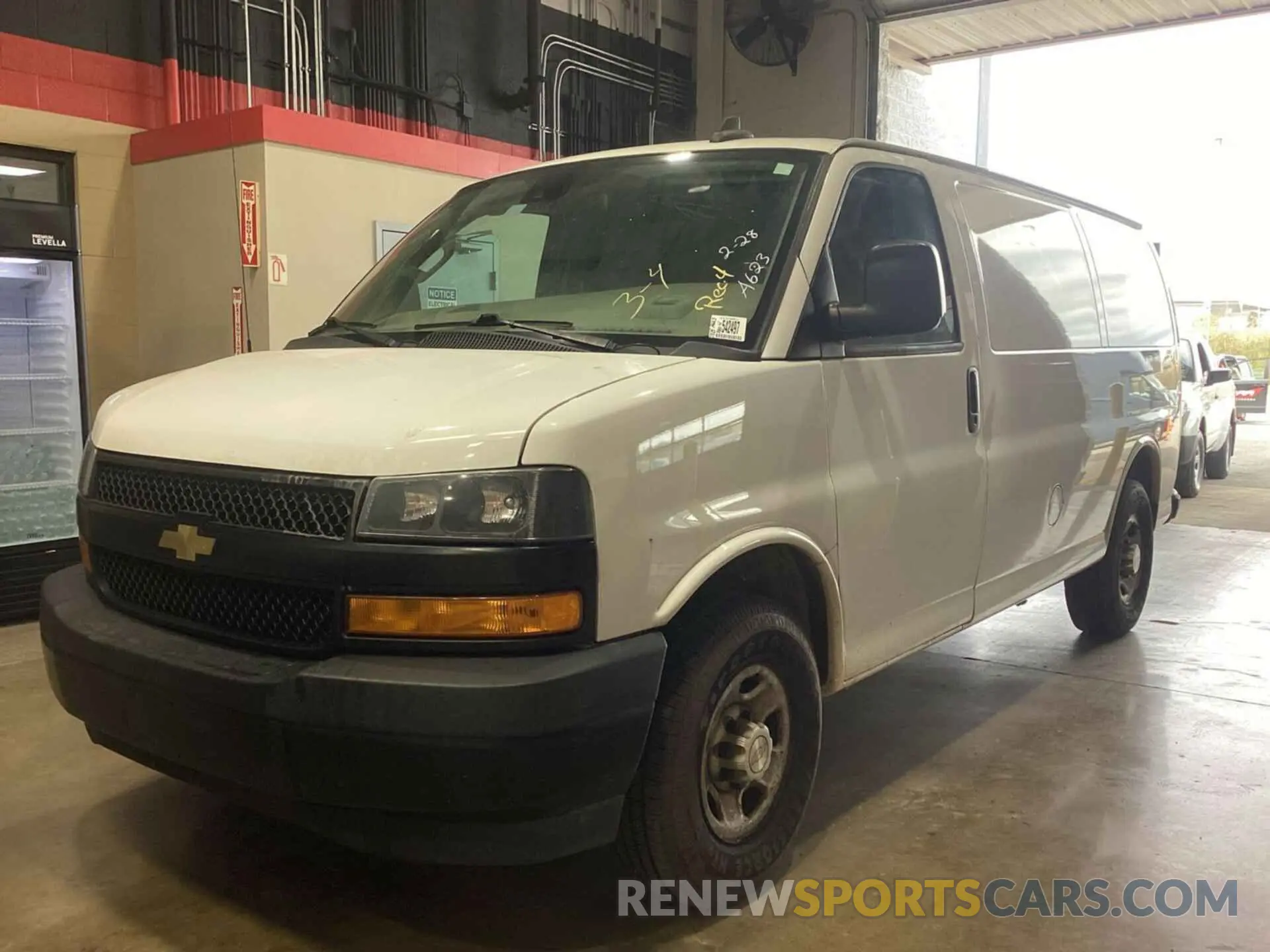 31 fotografías del automóvil dañado 1GCZGGFP5L1211290 CHEVROLET EXPRESS G3500 2020