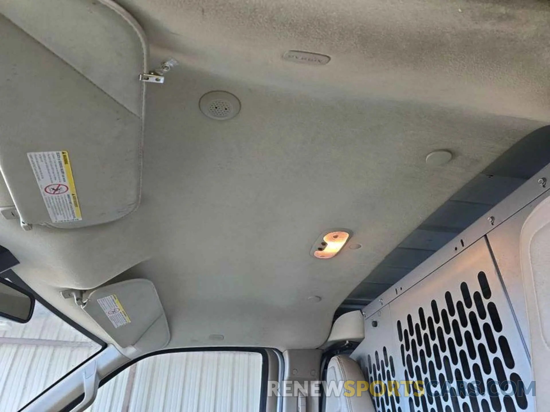 17 fotografías del automóvil dañado 1GCZGGFPXL1276541 CHEVROLET EXPRESS G3500 2020